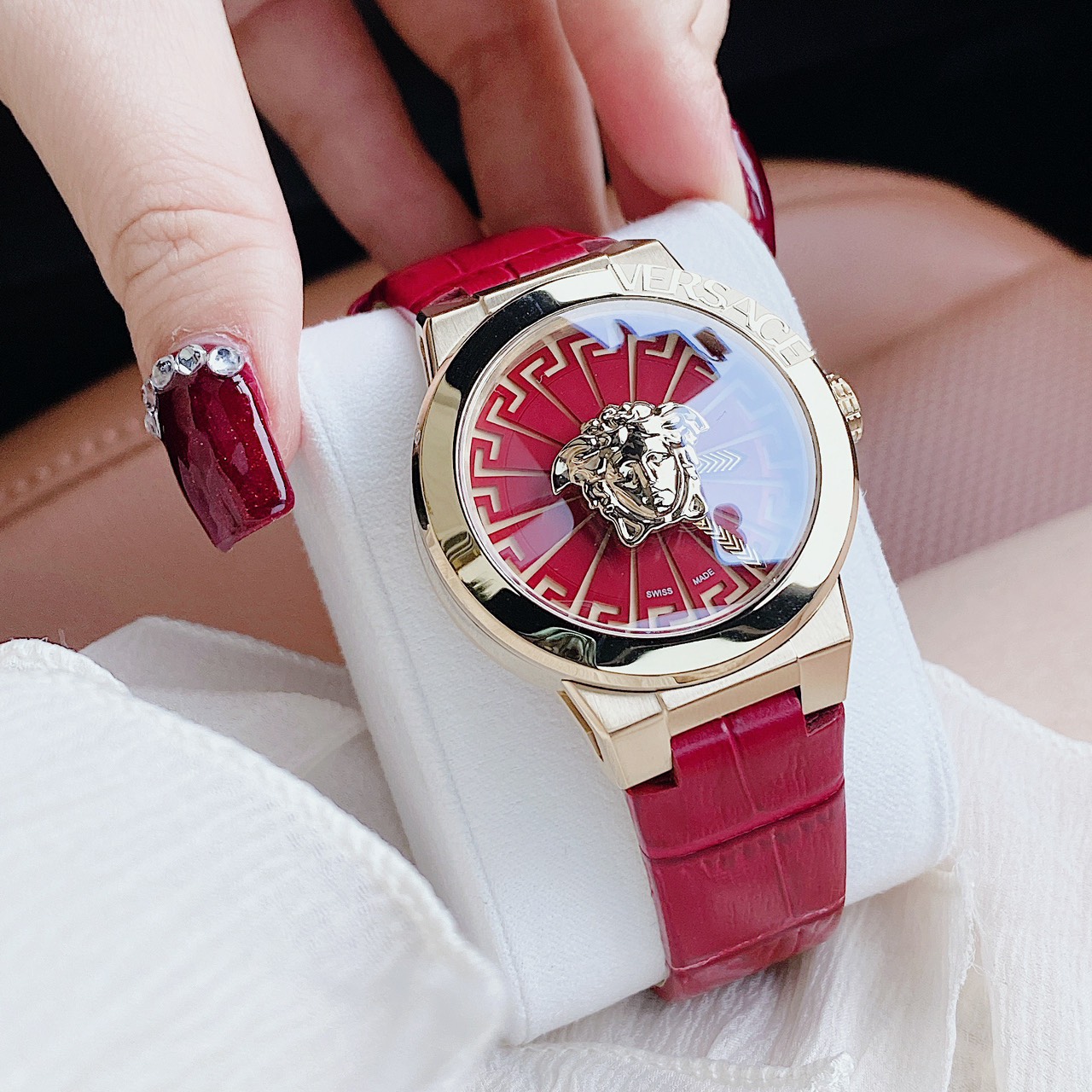 Đồng Hồ Versace da đỏ VE3F00722
