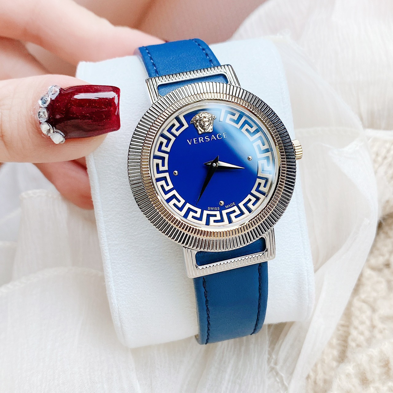 Đồng Hồ Versace Greca Chic Quartz Blue Dial Ladies Watch Item No. VE3D00122