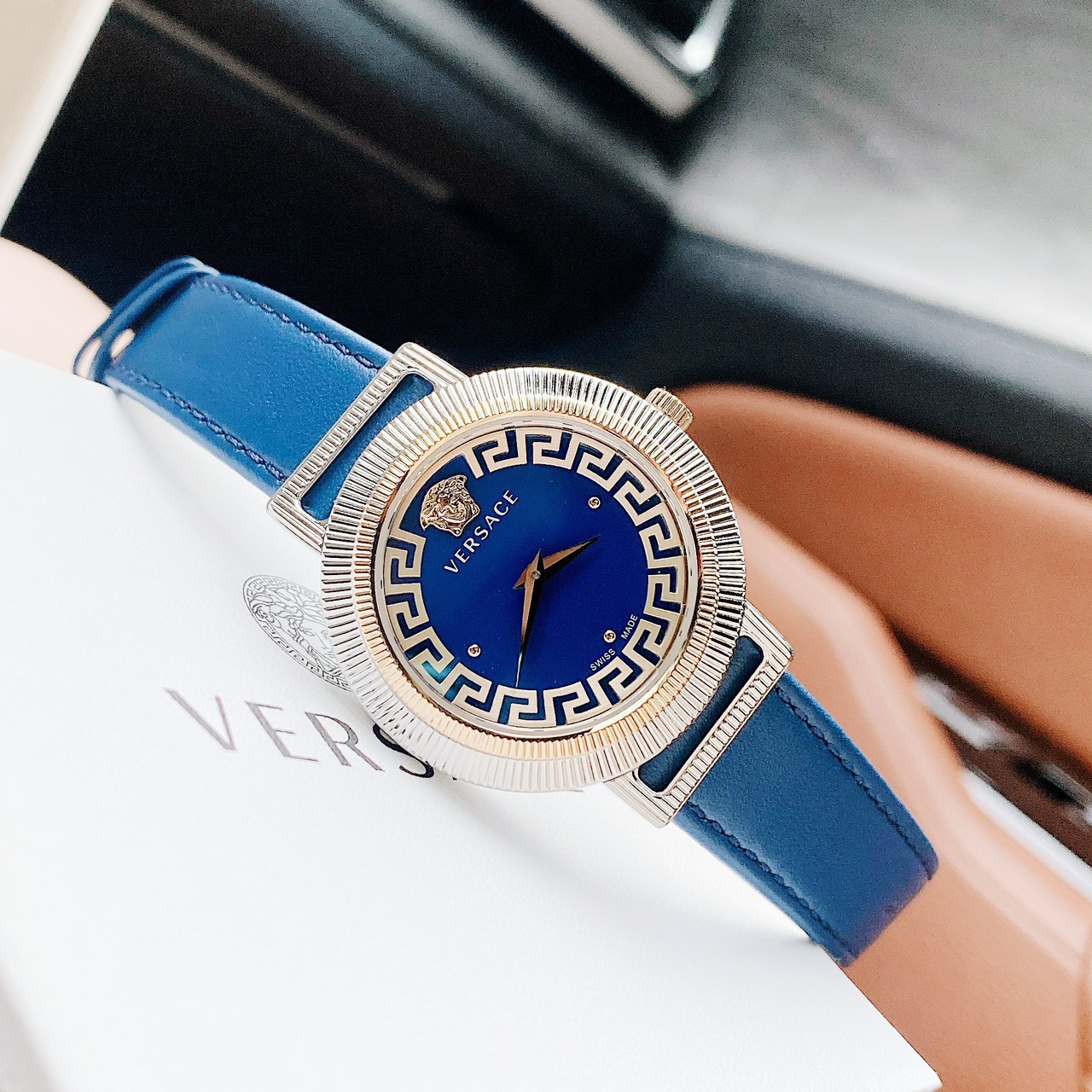 Đồng Hồ Versace Greca Chic Quartz Blue Dial Ladies Watch Item No. VE3D00122