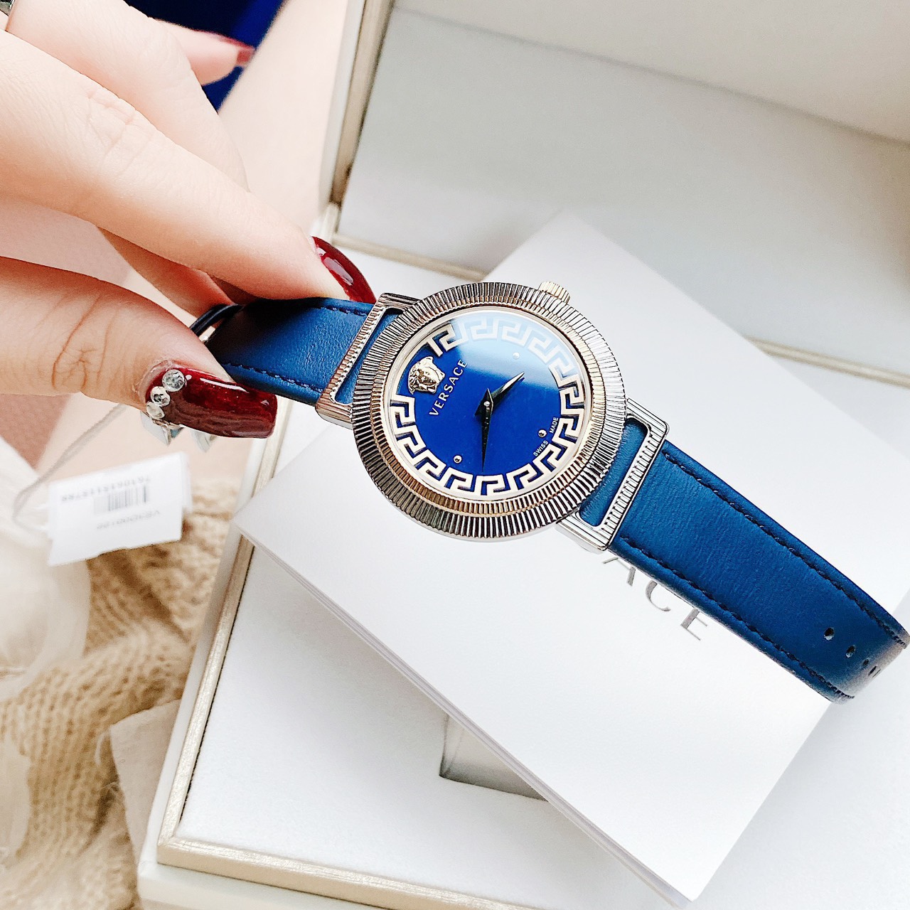 Đồng Hồ Versace Greca Chic Quartz Blue Dial Ladies Watch Item No. VE3D00122