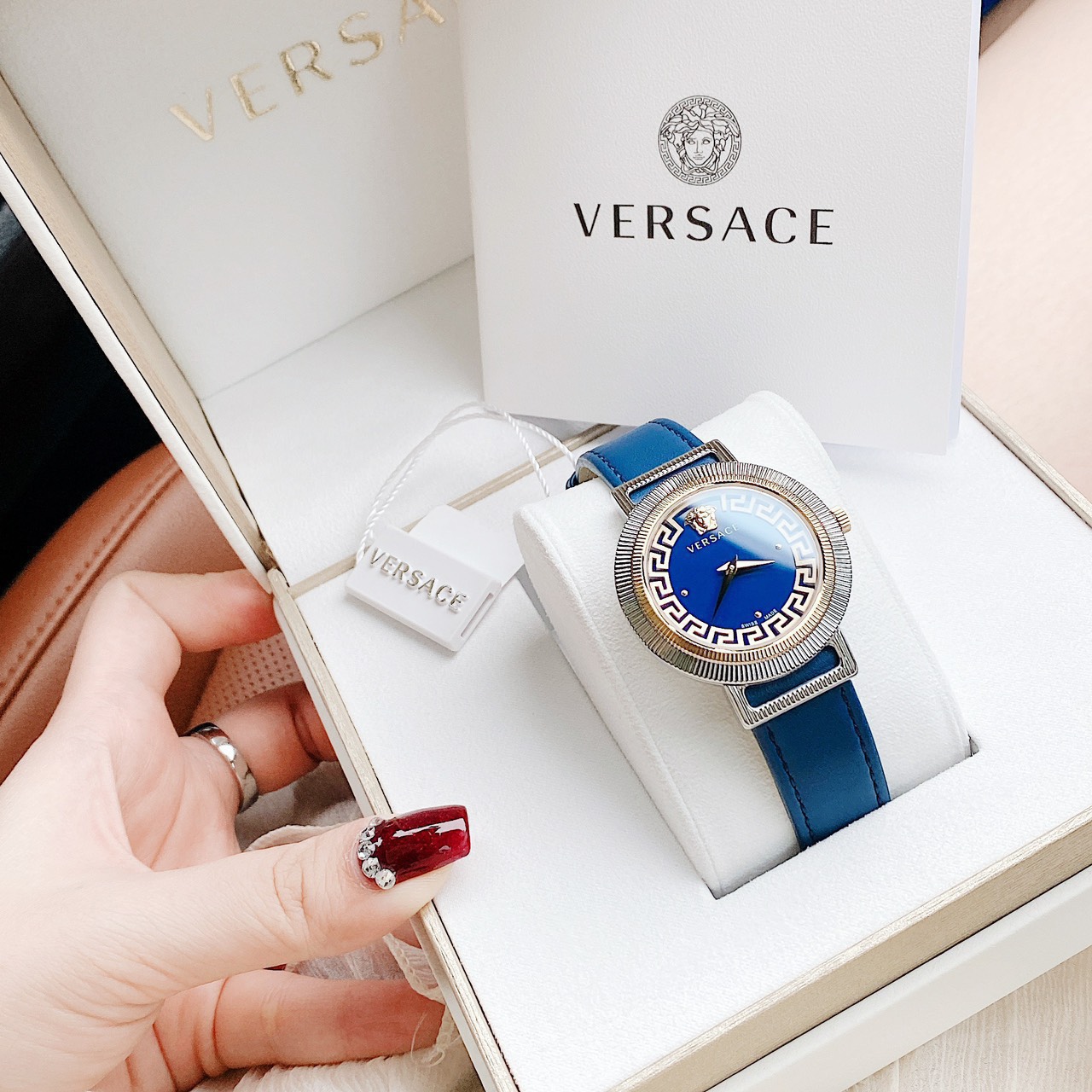 Đồng Hồ Versace Greca Chic Quartz Blue Dial Ladies Watch Item No. VE3D00122