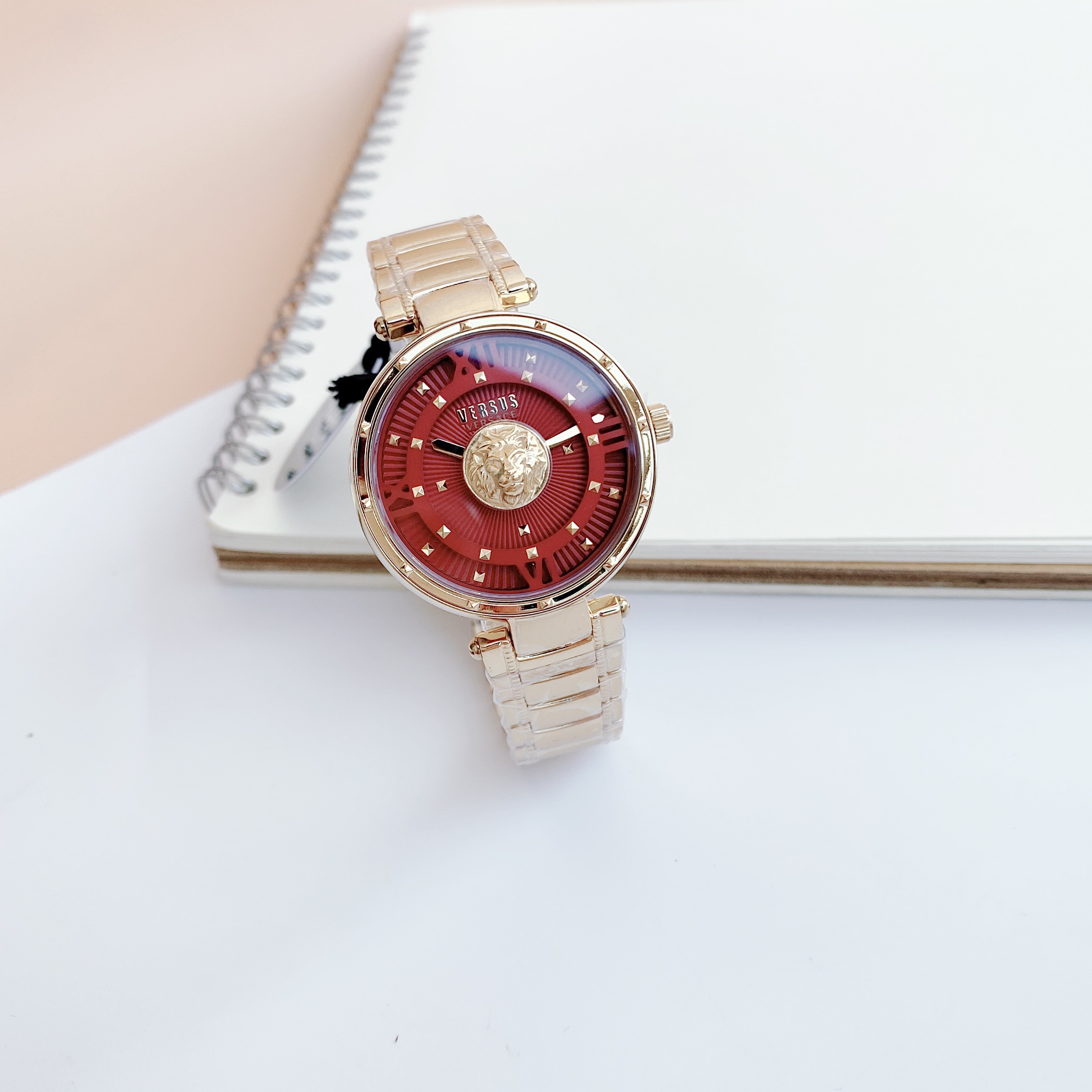 Đồng Hồ Versus VSPHH1921 mẫu new xinh xắn