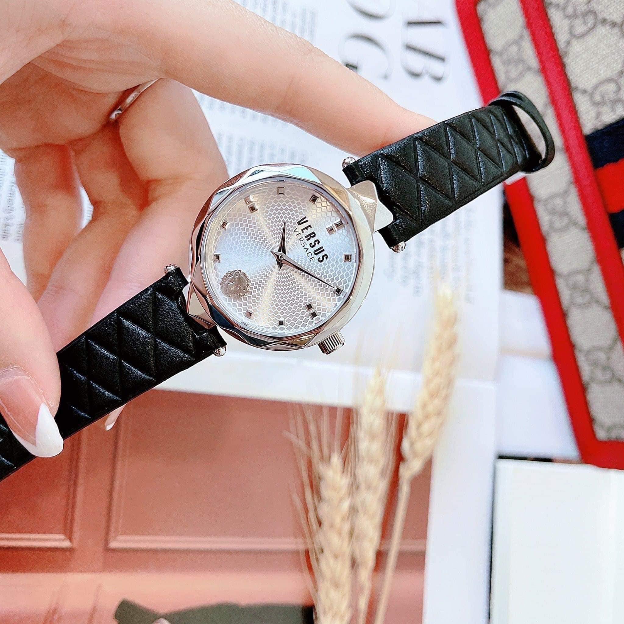 Đồng Hồ Versus Covent garden Watch  mặt chải tia hoạ tiết logo hãng sang trọng