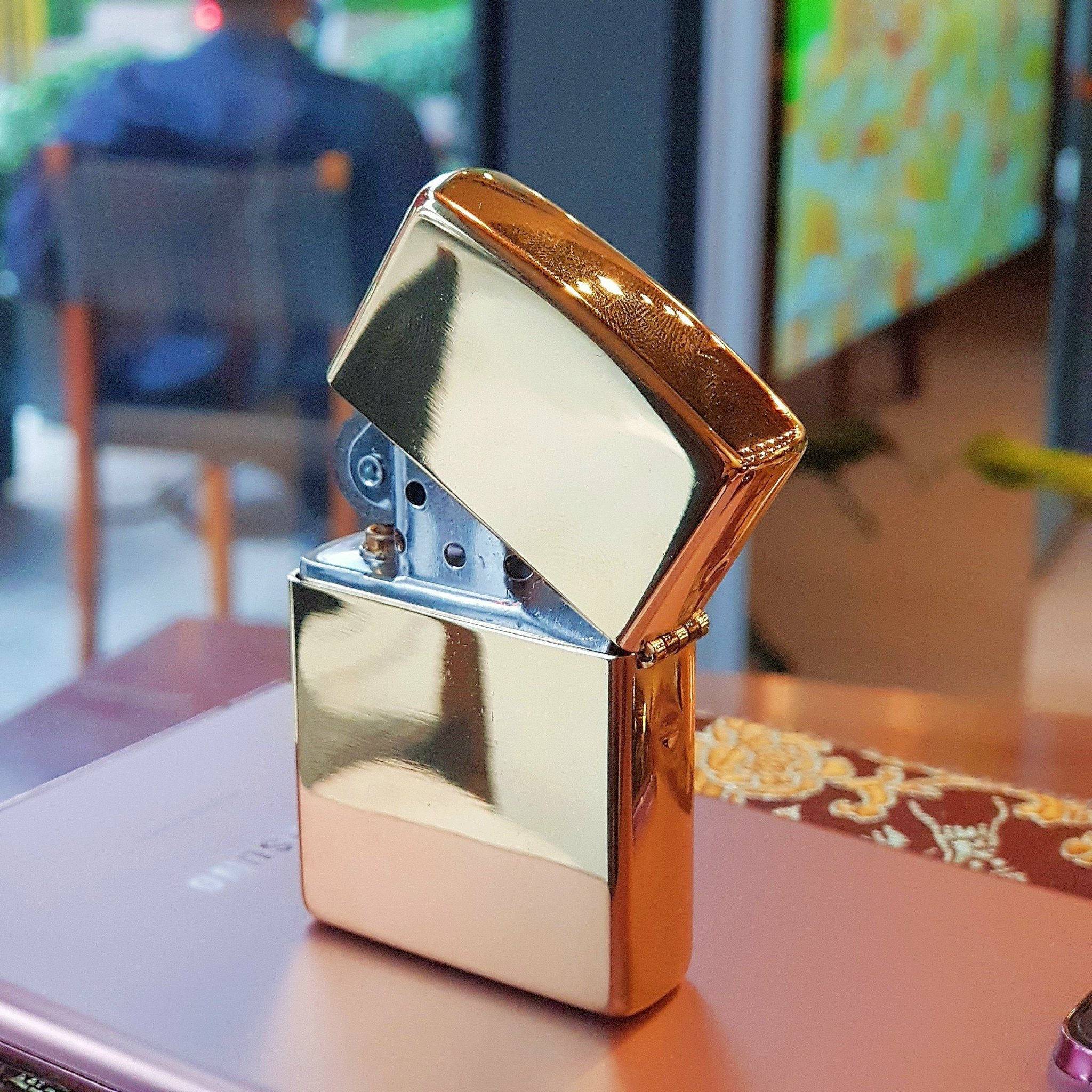 Bật Lửa Zippo 252BL072 - Biểu Tượng Trâu Cõng Kim Tiền Mạ Vàng 18k Trên Thân Với Ý Nghĩa Tài Lộc