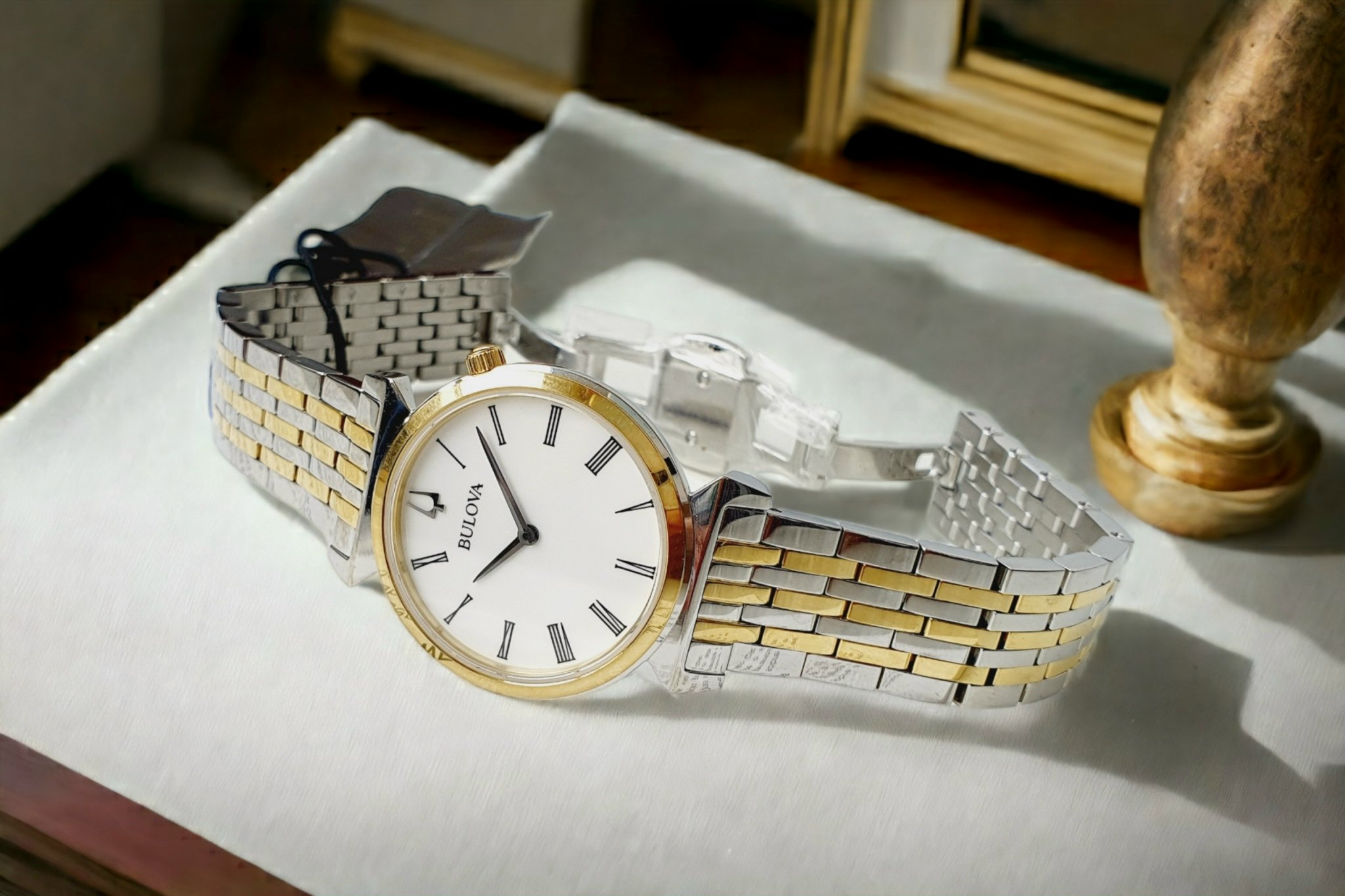 Đồng Hồ Bulova 98L264 demi mặt trắng siêu đẹp