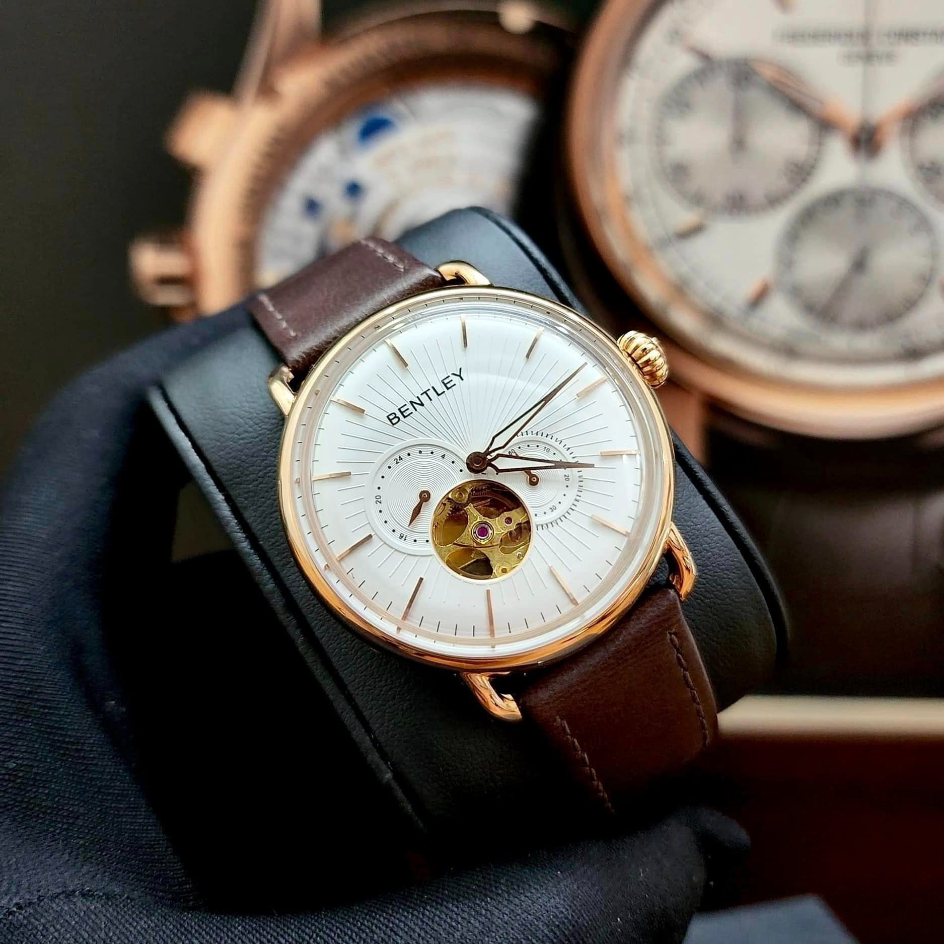 Đồng Hồ Bentley BL1798-20 Sản phẩm hở tim kính cong lồi tuyệt đẹp