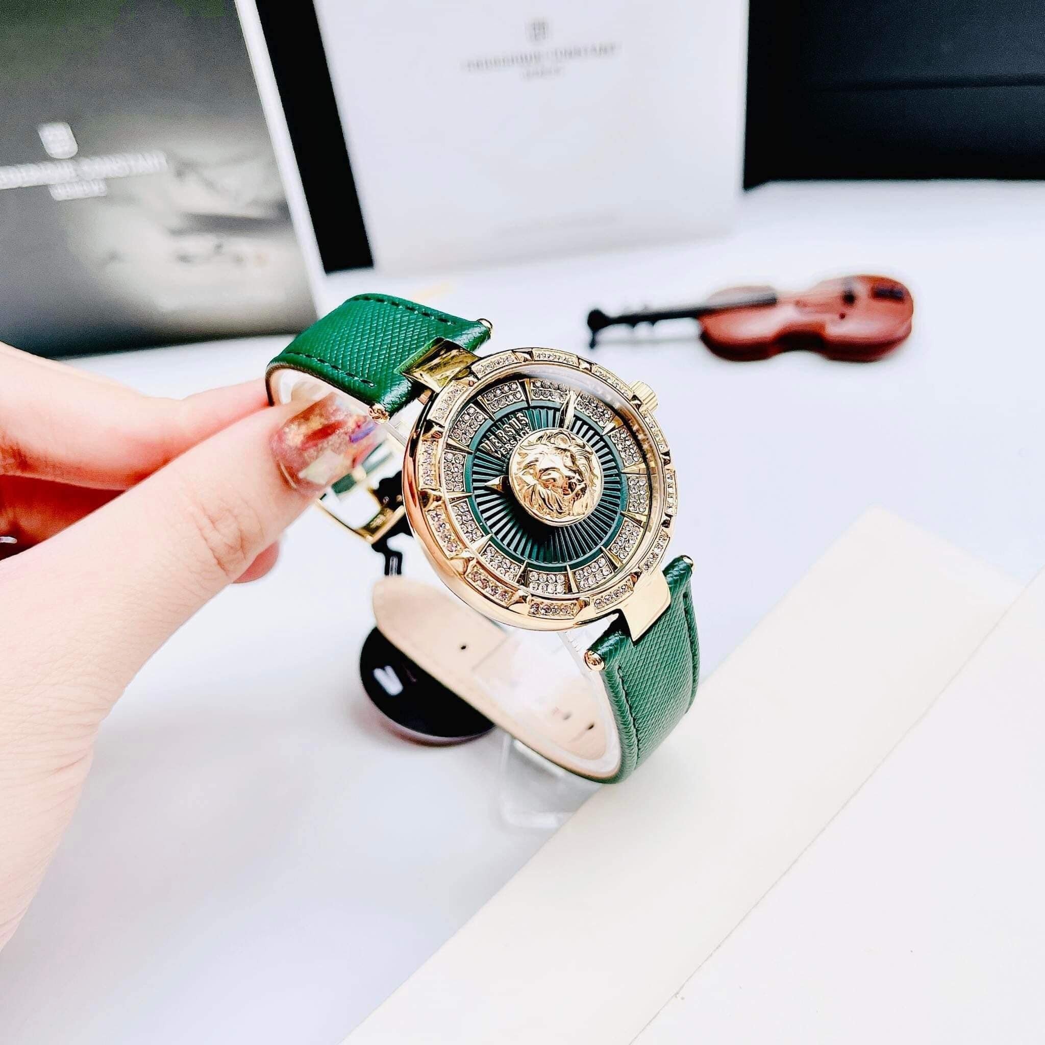 Đồng Hồ Nữ Versus Sertie new so hot - bản da xanh lá mix mặt xanh cùng tone viền full pha lê siêu đẹp