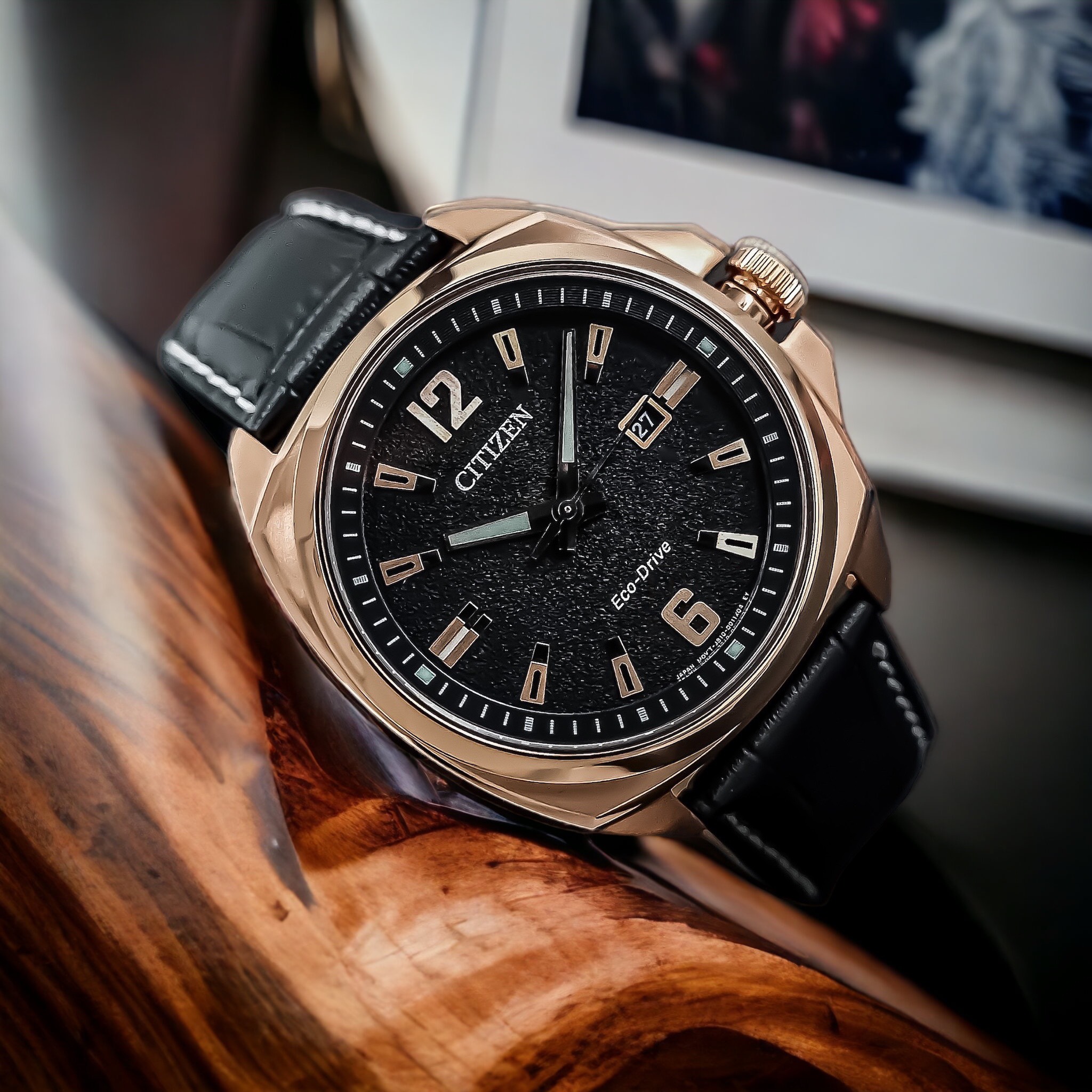 Đồng Hồ Nam Citizen Pin Eco-Drive AW1723-02E Dây Da Vỏ Vàng Hồng Mặt Đen Sapphire