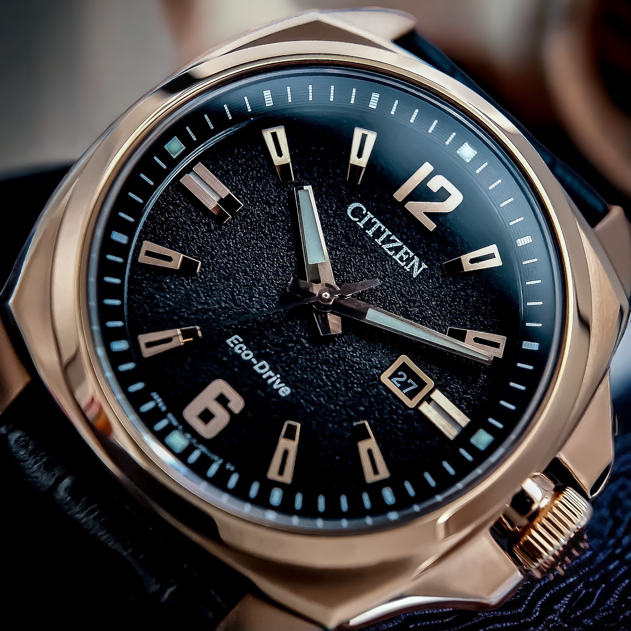Đồng Hồ Nam Citizen Pin Eco-Drive AW1723-02E Dây Da Vỏ Vàng Hồng Mặt Đen Sapphire
