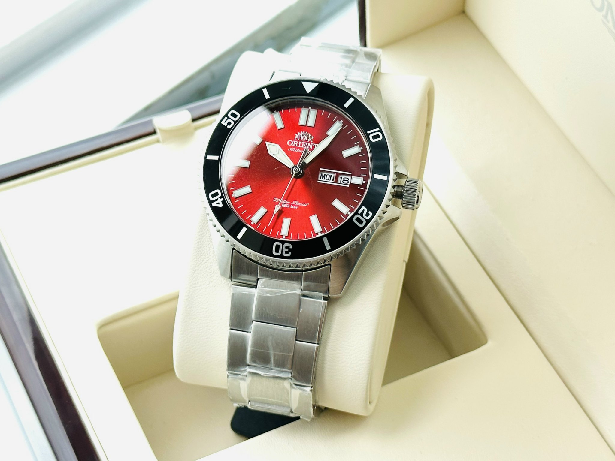 Đồng Hồ ORIENT KANNO RA-AA0915R19B – Sắc đỏ rựa lửa chiến binh quả cảm