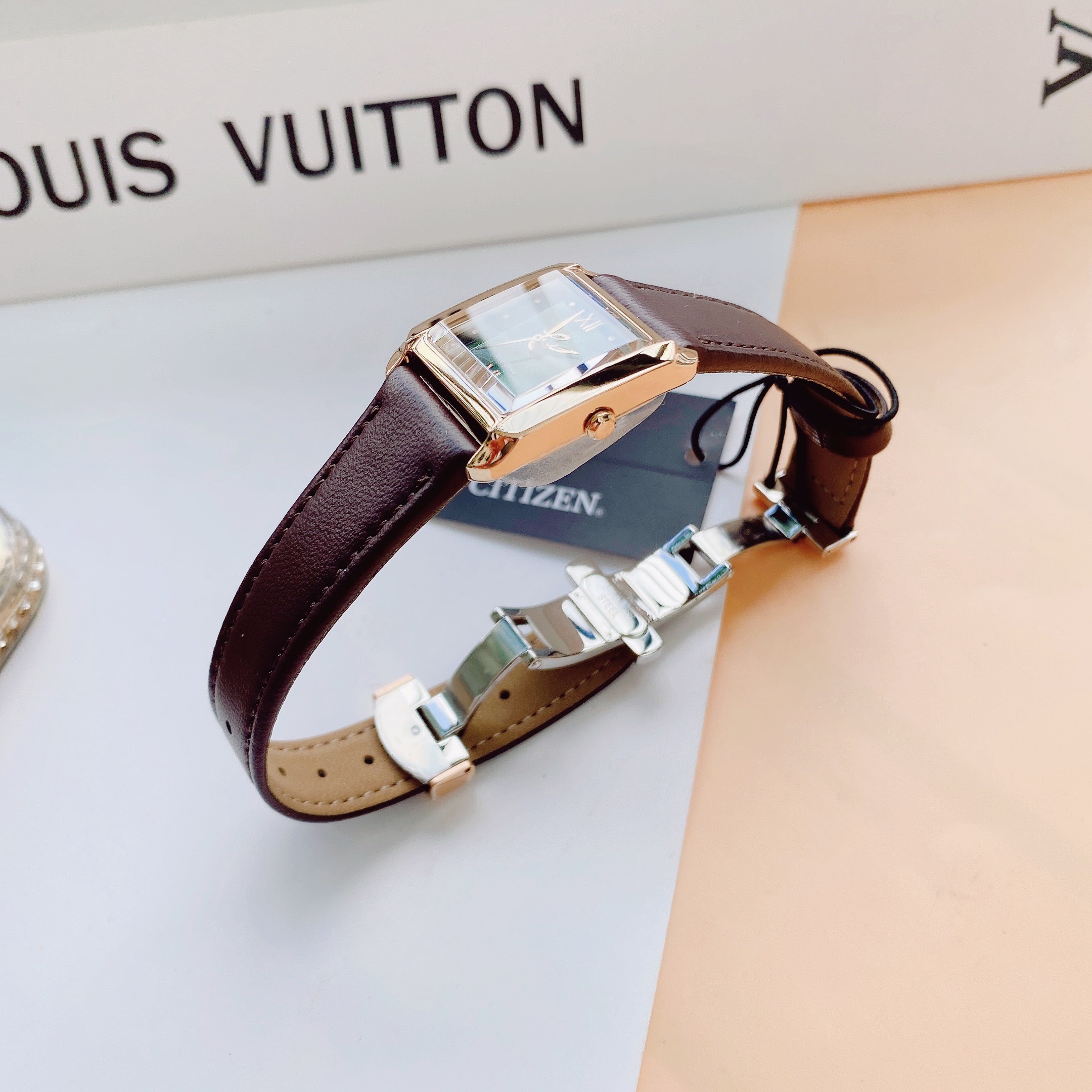 Đồng Hồ Citizen EW5593-13X - Nhỏ xinh lấp lánh cho chị em