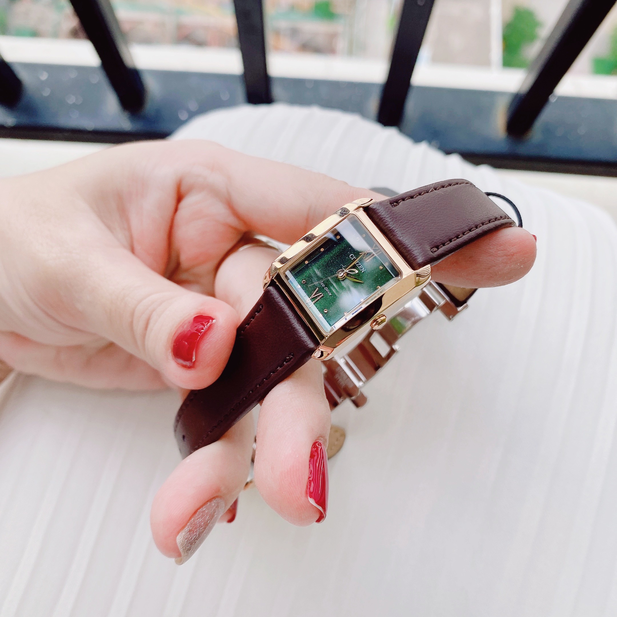 Đồng Hồ Citizen EW5593-13X - Nhỏ xinh lấp lánh cho chị em