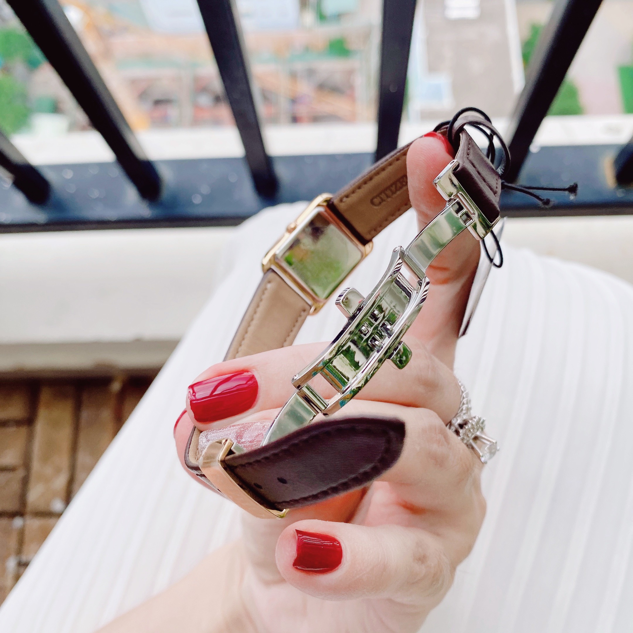 Đồng Hồ Citizen EW5593-13X - Nhỏ xinh lấp lánh cho chị em