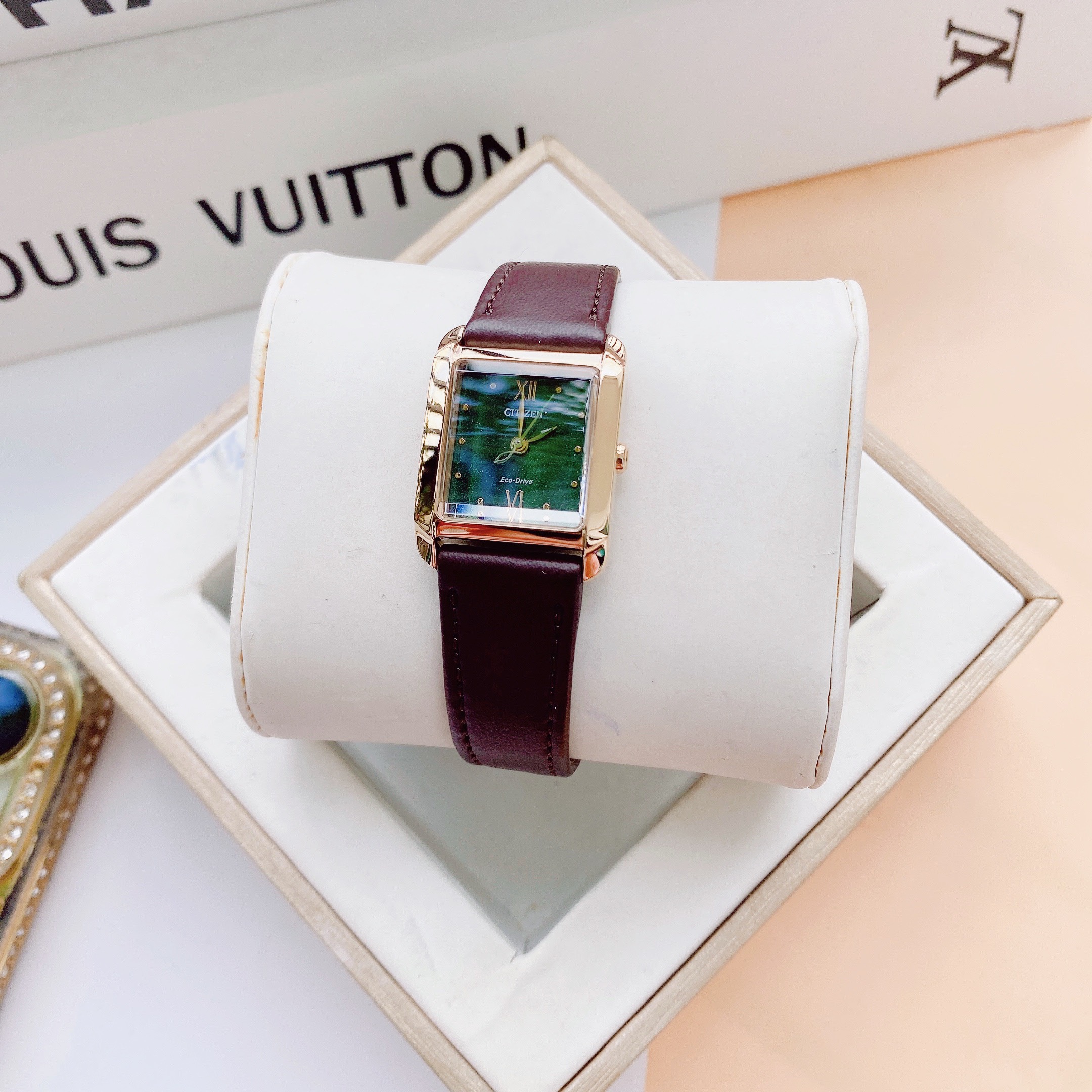 Đồng Hồ Citizen EW5593-13X - Nhỏ xinh lấp lánh cho chị em