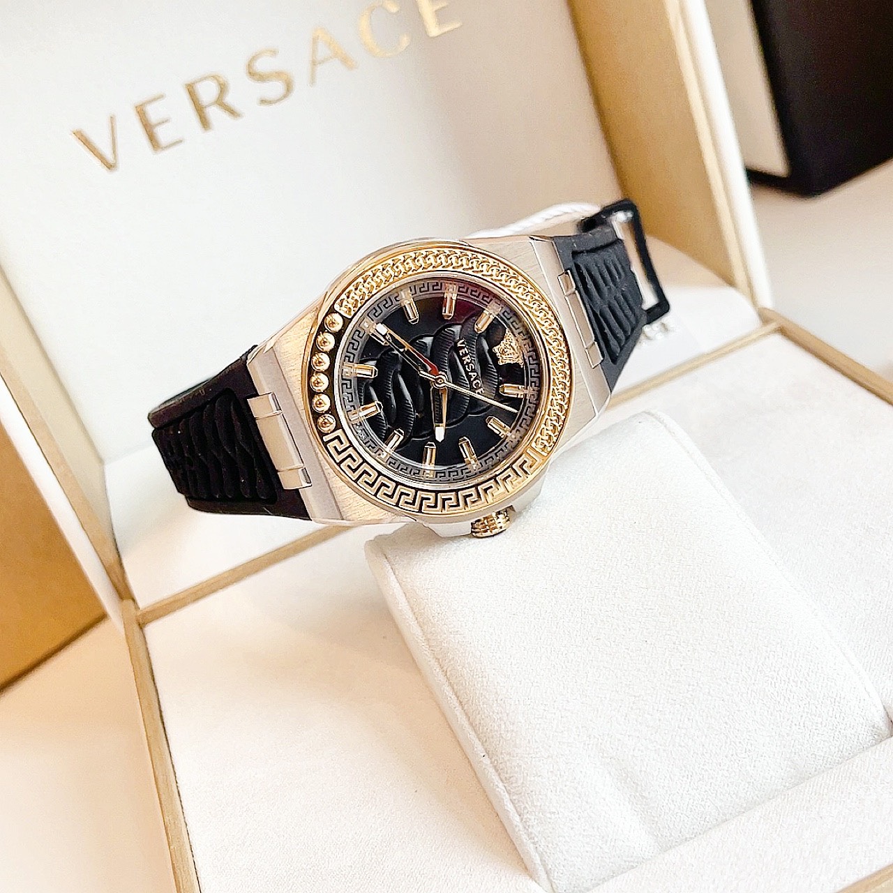 Đồng Hồ Versace Chain Reaction Unisex đẹp cá tính cho cả chàng và nàng