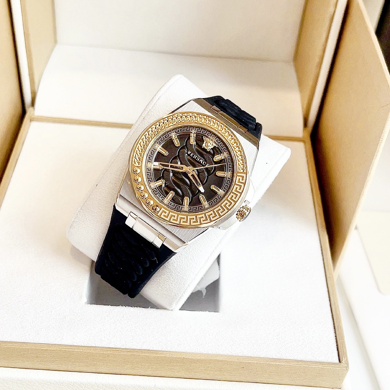 Đồng Hồ Versace Chain Reaction Unisex đẹp cá tính cho cả chàng và nàng
