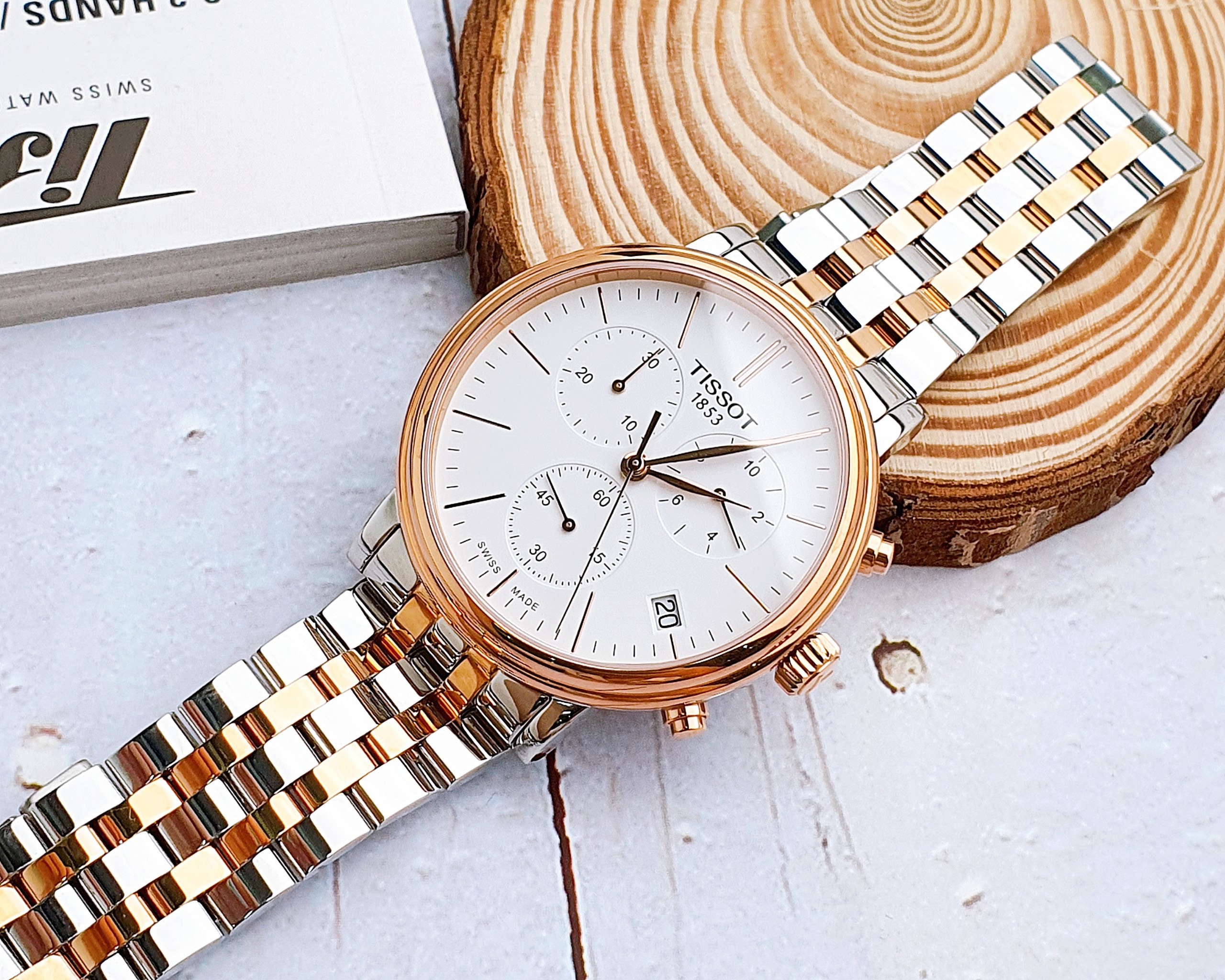 Đồng Hồ TISSOT Carson Premium Chronograph Quartz series thiết kế hoài cổ tinh tế hòa trộn nét tươi mới trẻ trung rất thanh lịch