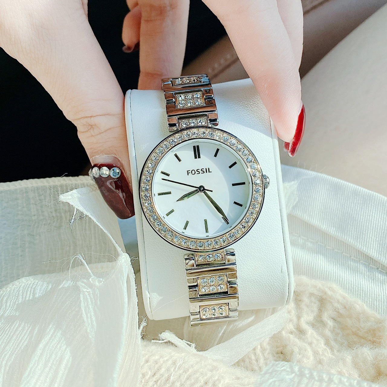Đồng Hồ Fossil BQ3884 với Vỏ và dây đeo bằng thép không gỉ đính đá lấp lánh