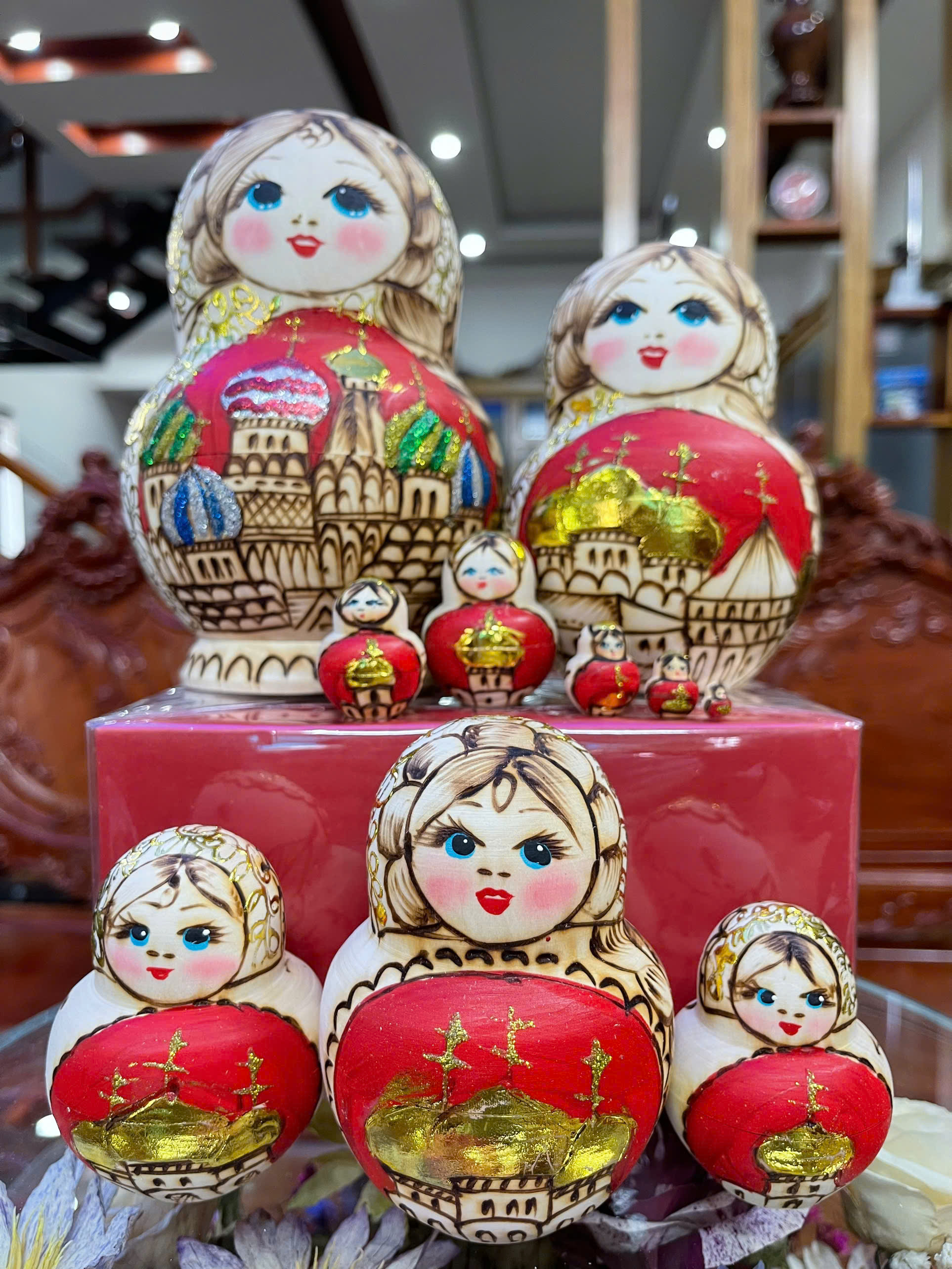 Búp bê Nga Matryoshka gỗ, vẽ thủ công 10 con màu đỏ, hình nhà thờ quảng trường đỏ, Loại cao cấp cao 17cm BB040