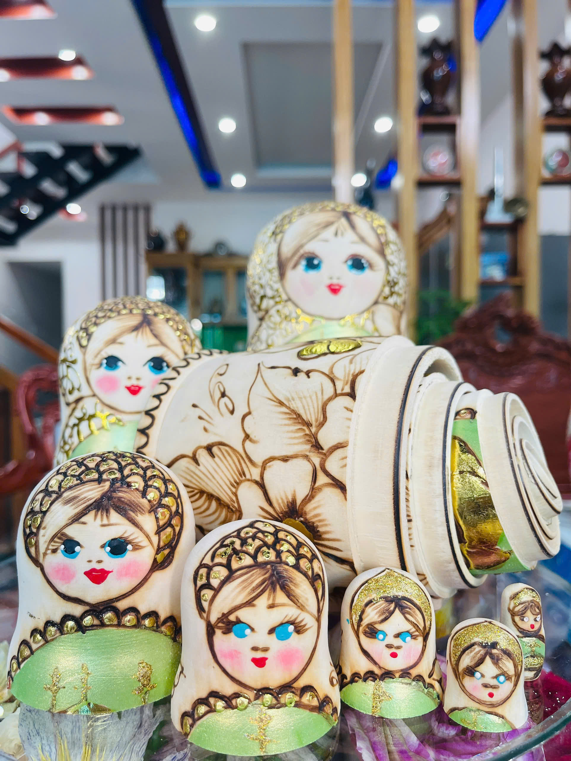 Búp bê Nga Matryoshka 7 con – Tác phẩm thủ công truyền thống với hình ảnh Nhà thờ chính tòa Thánh Vasily BB039