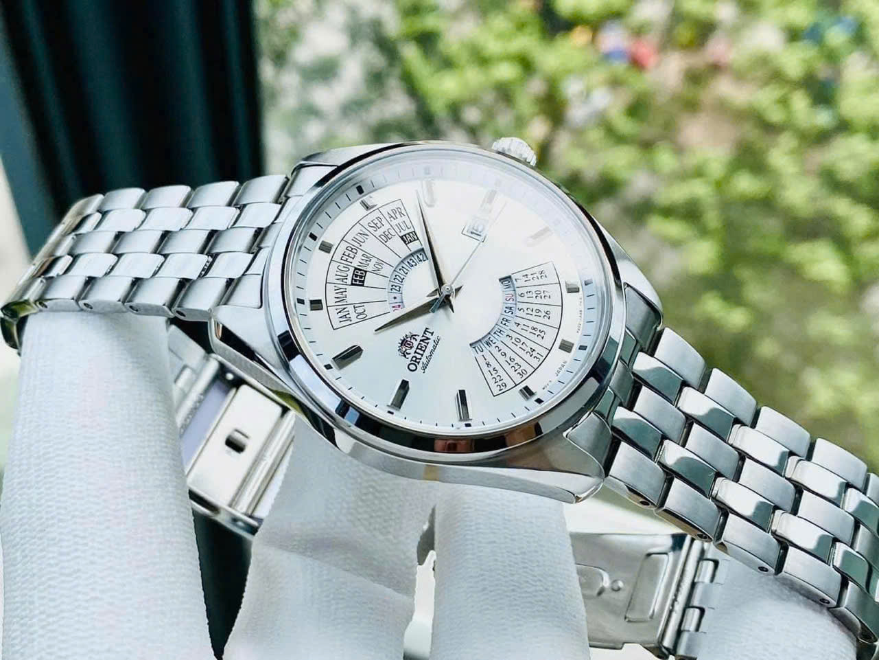 Đồng hồ Orient RA-BA0004S10B – Nghệ thuật lịch vạn niên cơ khí trong diện mạo thanh lịch đậm chất Nhật Bản