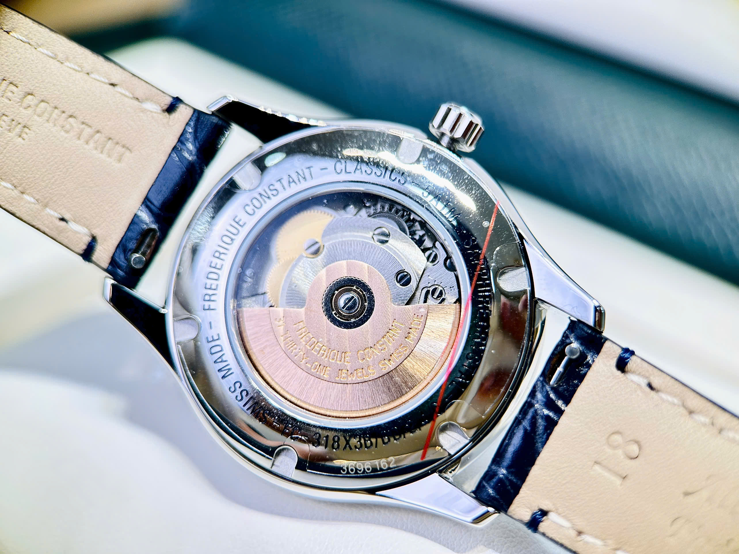 Đồng hồ Frederique Constant Automatic Unisex FC-318MPN3B6 – Dresswatch Thụy Sĩ thanh lịch, chuẩn mực tinh giản