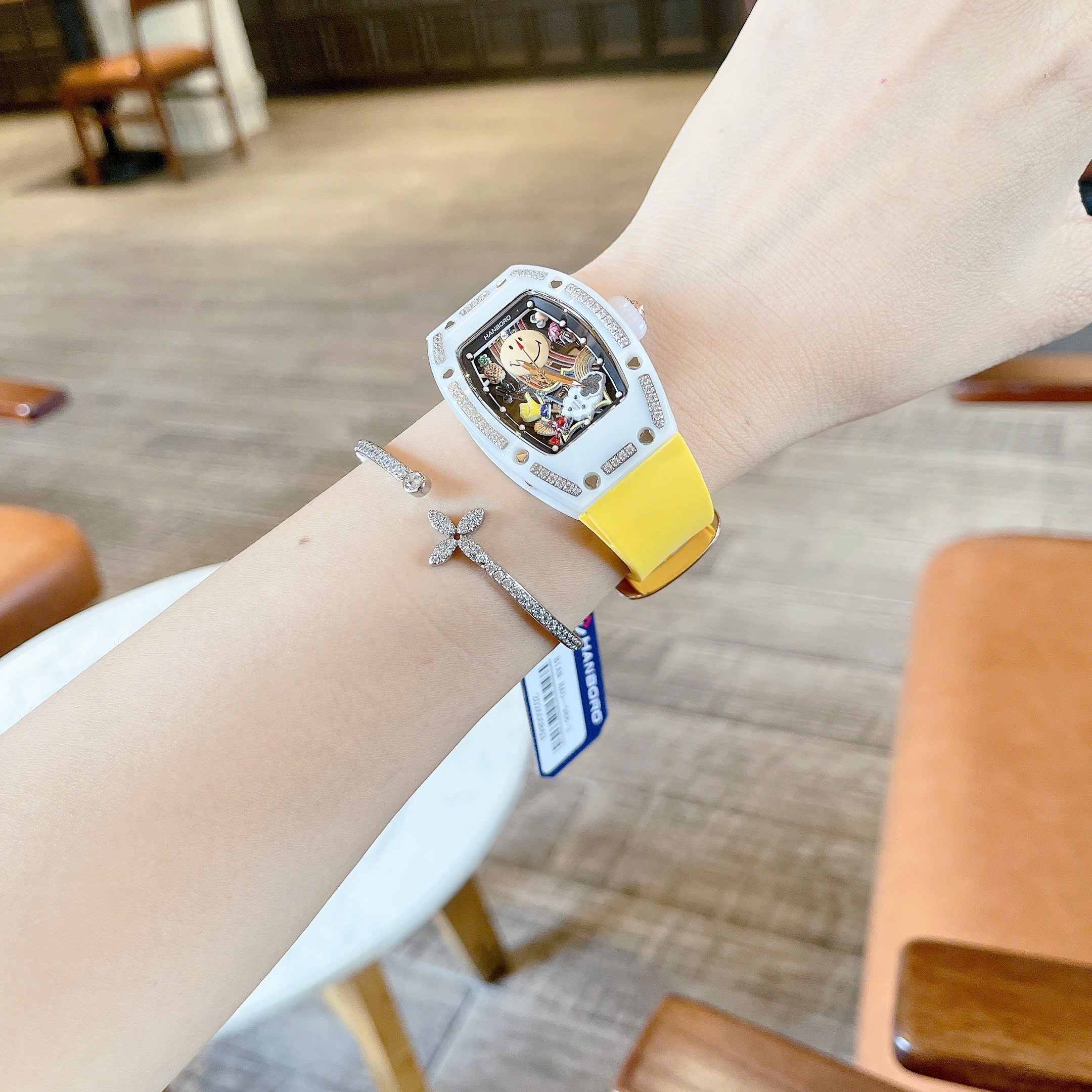 Đồng hồ nữ Hanboro by Huboler 2026 – Thiết kế tonneau thời thượng, cá tính và nổi bật trên cổ tay