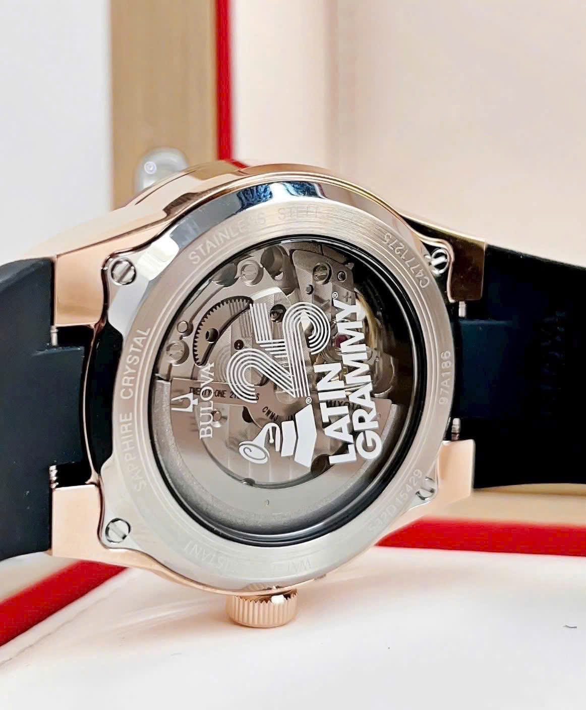 Đồng Hồ Bulova 97A186 Latin Grammy – Phiên Bản Đặc Biệt Lấy Cảm Hứng Từ Ánh Sáng Sân Khấu & Âm Nhạc Latin