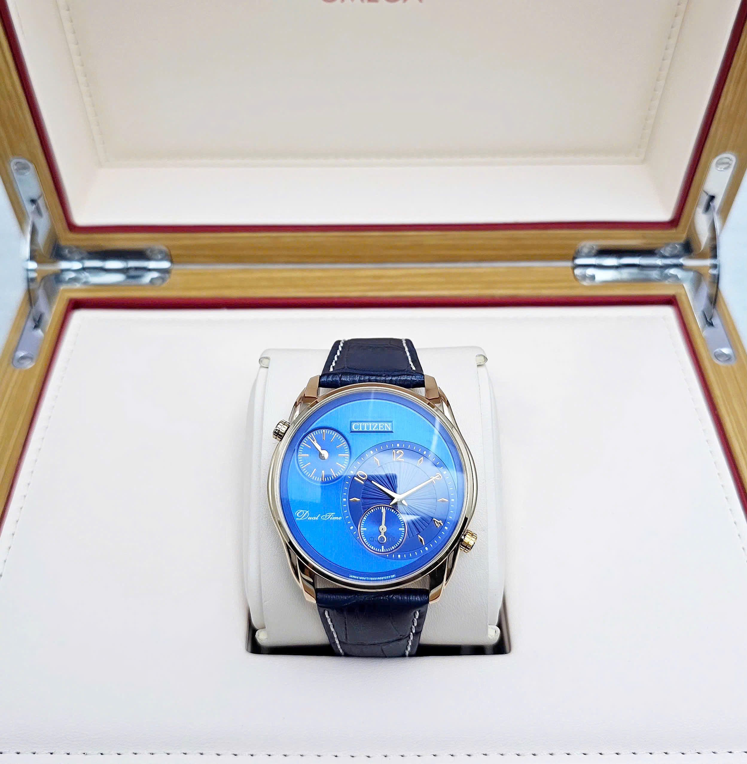 Đánh Giá Đồng Hồ Nam Citizen Quartz AO3033-00L – Phong Cách Hiện Đại Với Mặt Xanh Lịch Lãm Và Độ Chính