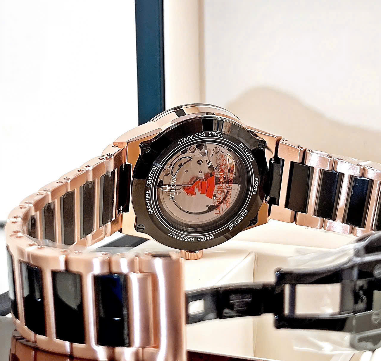 Đồng Hồ Bulova Latin Grammy Automatic – Tuyệt Tác Cơ Khí Lấy Cảm Hứng Từ Âm Nhạc Latin Đầy Cảm Xúc