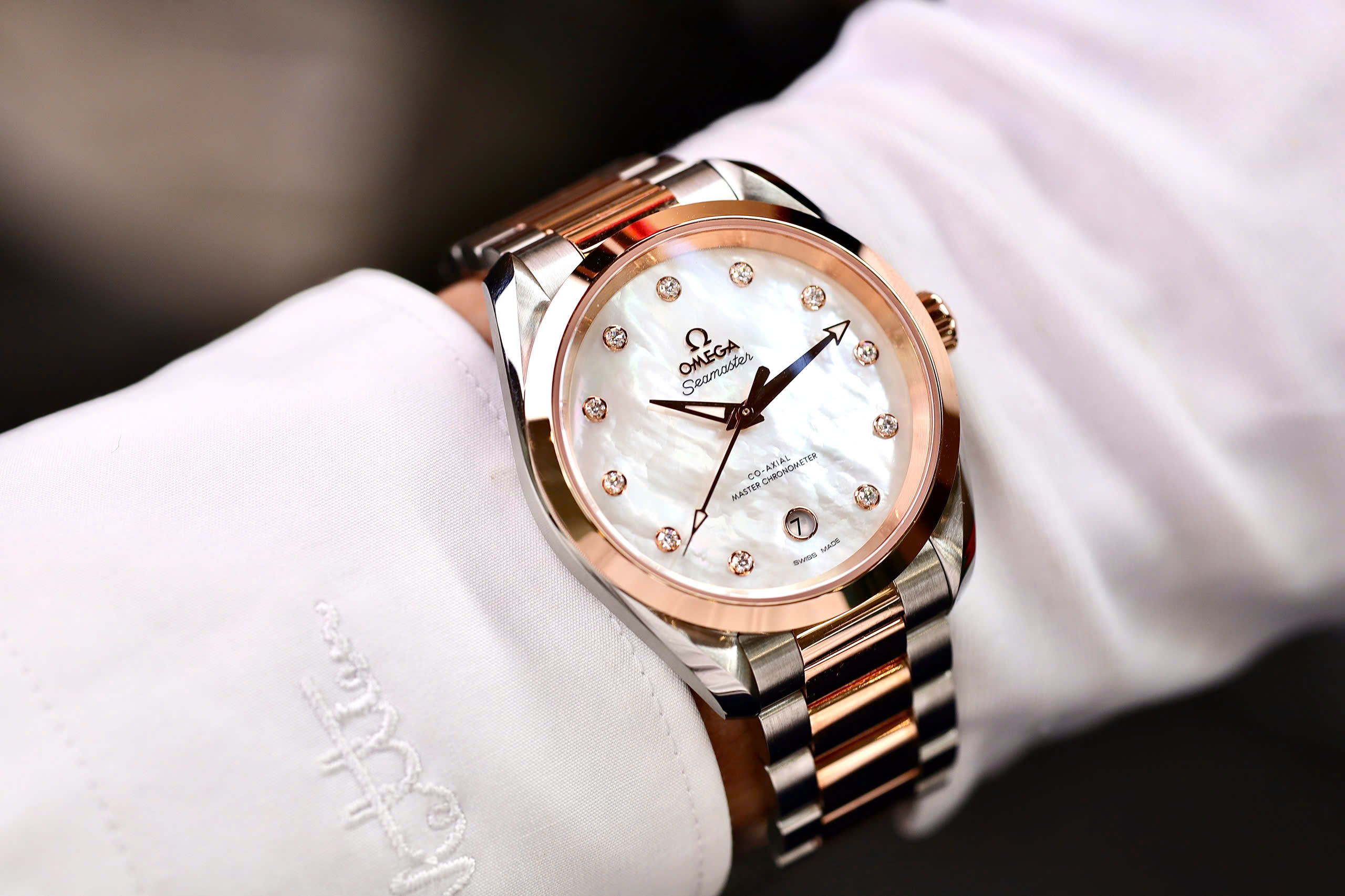 Đồng Hồ Omega Seamaster Aqua Terra Co-Axial Master Chronometer 220.20.38.20.55.001 – Mặt Xà Cừ Khảm Trai, Cọc Kim Cương, Máy Calibre 8800 Thế Hệ Mới