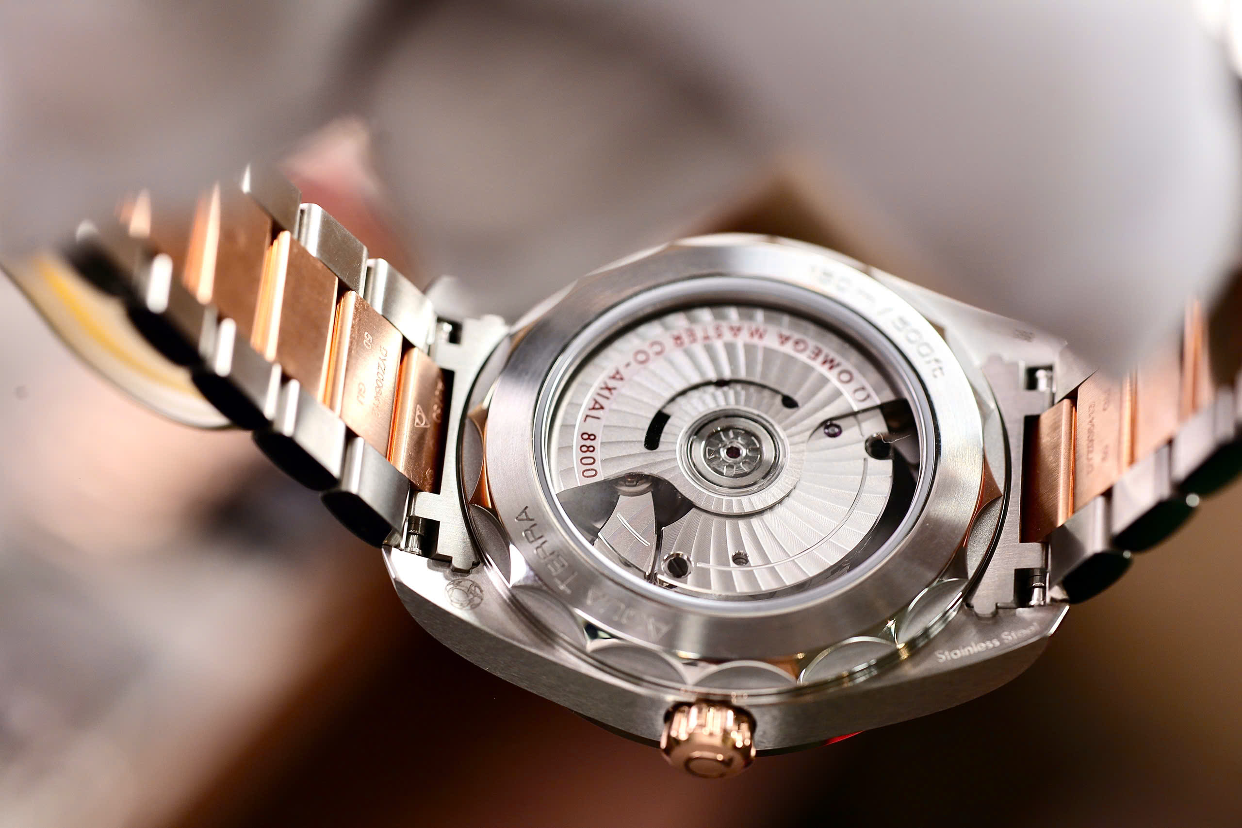 Đồng Hồ Omega Seamaster Aqua Terra Co-Axial Master Chronometer 220.20.38.20.55.001 – Mặt Xà Cừ Khảm Trai, Cọc Kim Cương, Máy Calibre 8800 Thế Hệ Mới