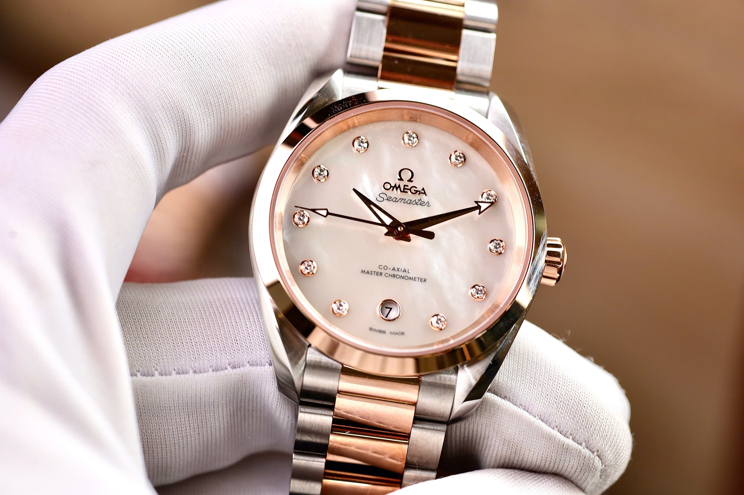 Đồng Hồ Omega Seamaster Aqua Terra Co-Axial Master Chronometer 220.20.38.20.55.001 – Mặt Xà Cừ Khảm Trai, Cọc Kim Cương, Máy Calibre 8800 Thế Hệ Mới