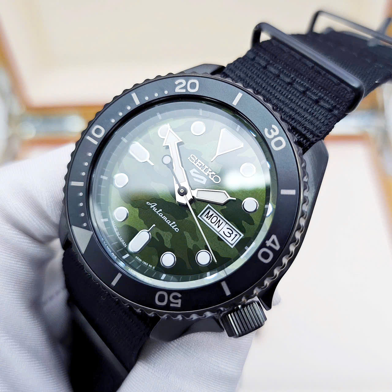 Đồng Hồ Nam Seiko 5 Automatic Sport SRPJ37 – Thiết Kế Thể Thao Phong Cách Quân Đội, Máy Automatic Nhật Bản Bền Bỉ