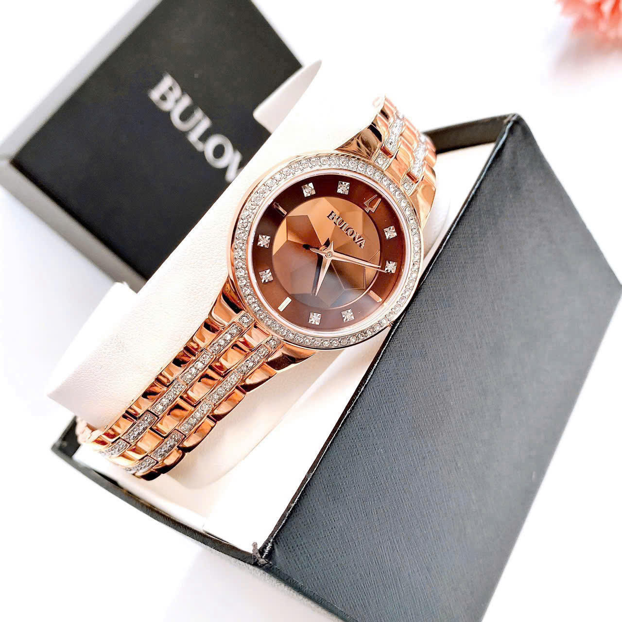 Đồng Hồ Bulova Phantom Swarovski Crystal Accents Màu Nâu – Vẻ Đẹp Quyến Rũ Với Pha Lê Swarovski Và Kim Cương Tự Nhiên