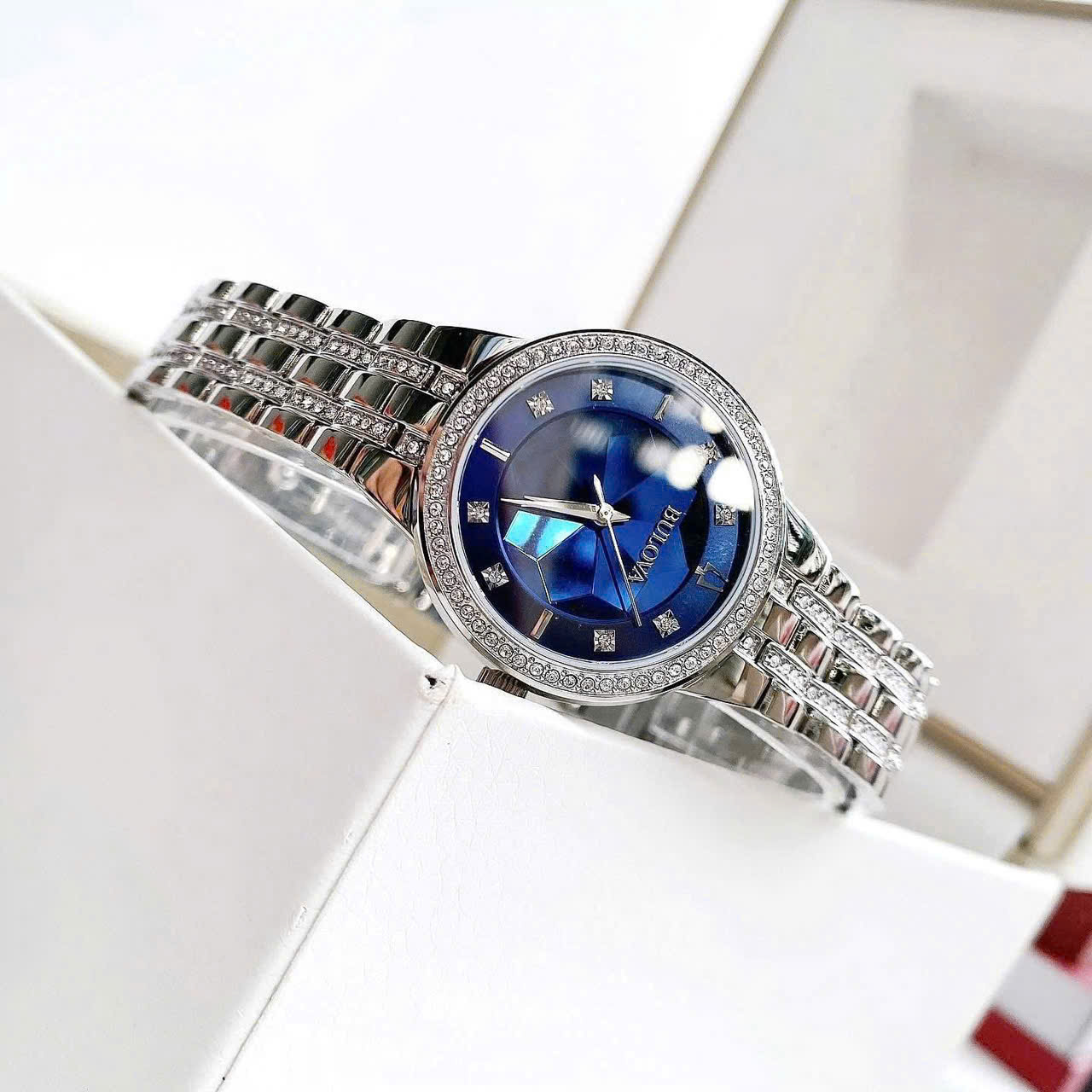 Đồng Hồ Bulova Phantom Swarovski Crystal Accents – Sang Trọng Với Pha Lê Swarovski Và Kim Cương Tự Nhiên