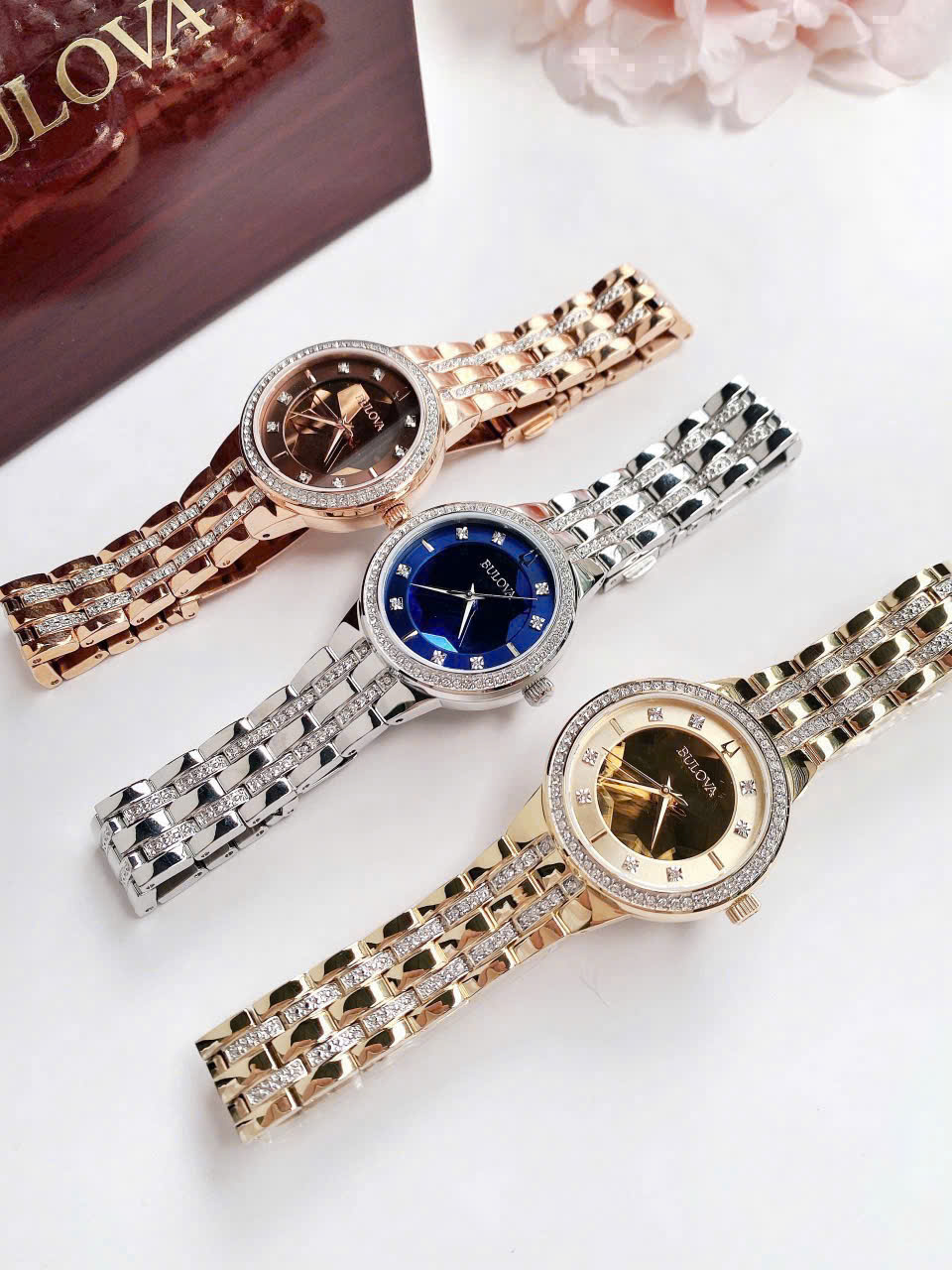 Đồng Hồ Bulova Phantom Swarovski Crystal Accents – Sang Trọng Với Pha Lê Swarovski Và Kim Cương Tự Nhiên