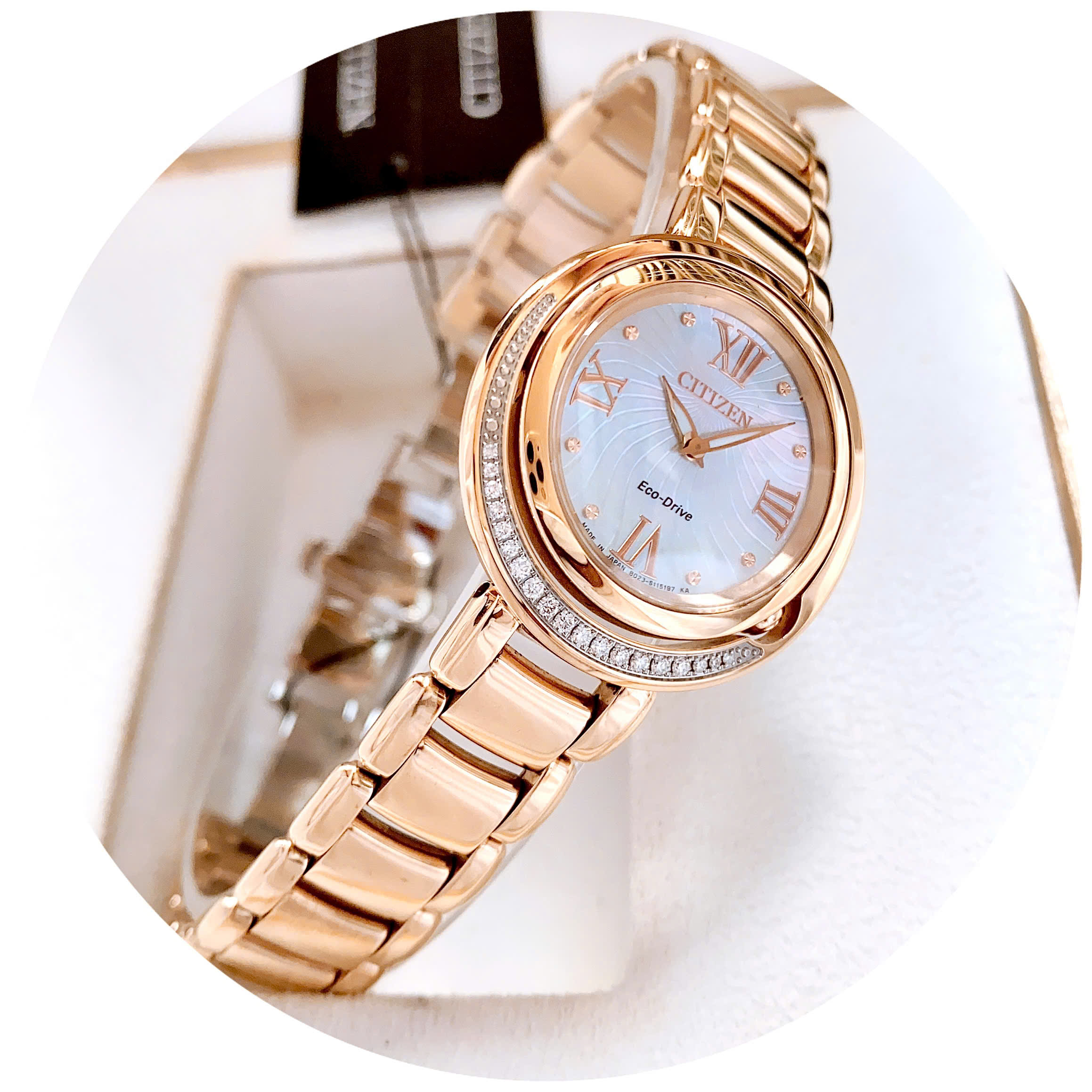 Đồng Hồ Nữ Citizen Eco-Drive EX1122-58D – Mẫu Đồng Hồ Cao Cấp Với Viền Đính Kim Cương Sang Trọng
