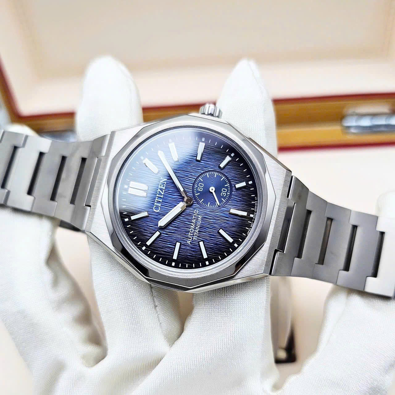 Đồng Hồ Nam Citizen Automatic Zenshin 60 Super Titanium NK5020-58M – Mặt Xanh Chuyển Sắc, Super Titanium Siêu Nhẹ, Trữ Cót 60 Giờ