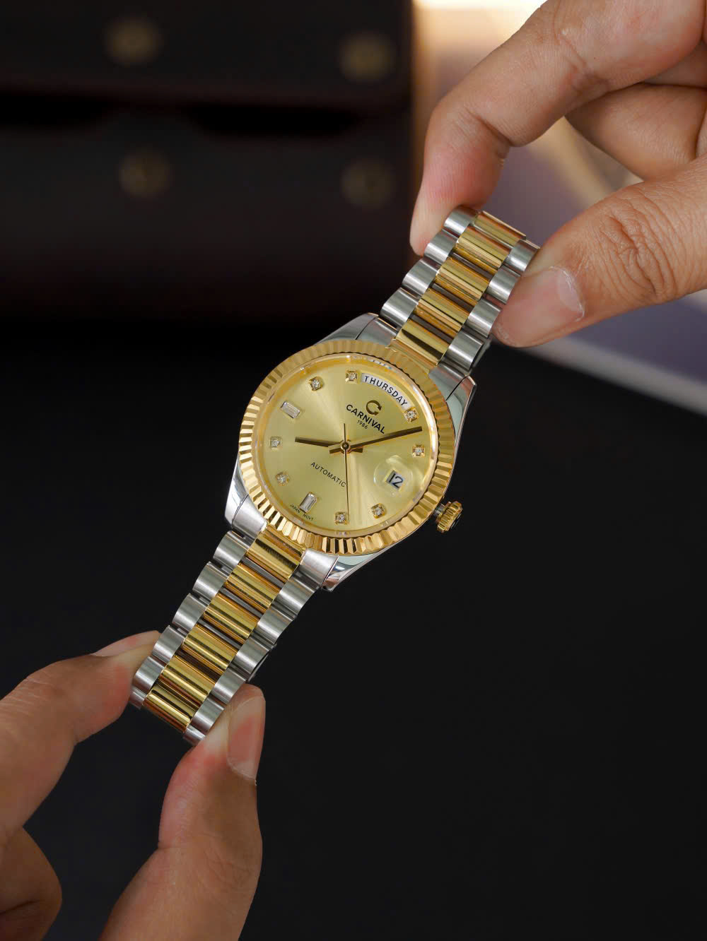 Đồng Hồ Nam Carnival Automatic 8239G-CV-V – Thiết Kế “Tiểu Rolex Style” Day-Date, Size 38mm, Mặt Vàng Sang Trọng