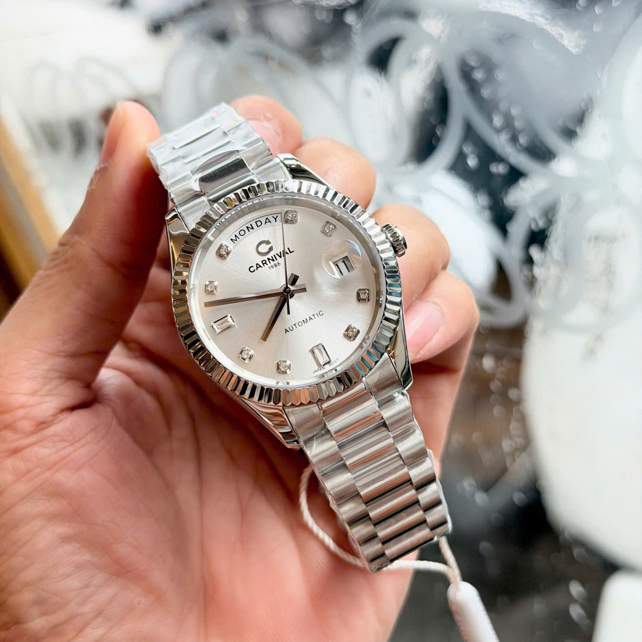 Đồng Hồ Carnival Automatic 8239G 18 Màu Nam Day-Date – Automatic Japan, Sapphire 38mm, Vỏ Thép, Mạ Vàng, Dây Thép, Demi