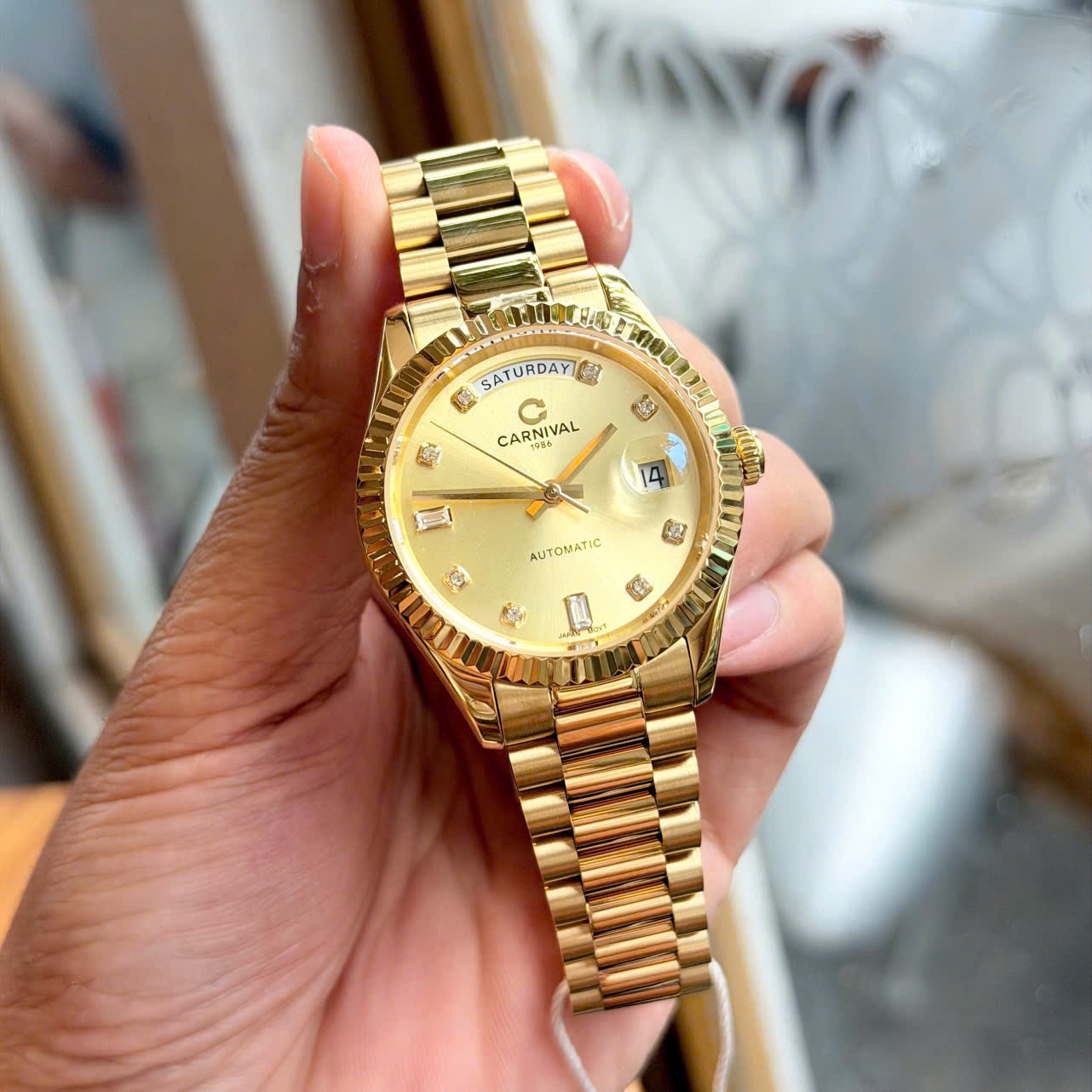 Đồng Hồ Carnival Automatic 8239G 18 Màu Nam Day-Date – Automatic Japan, Sapphire 38mm, Vỏ Thép, Mạ Vàng, Dây Thép, Demi
