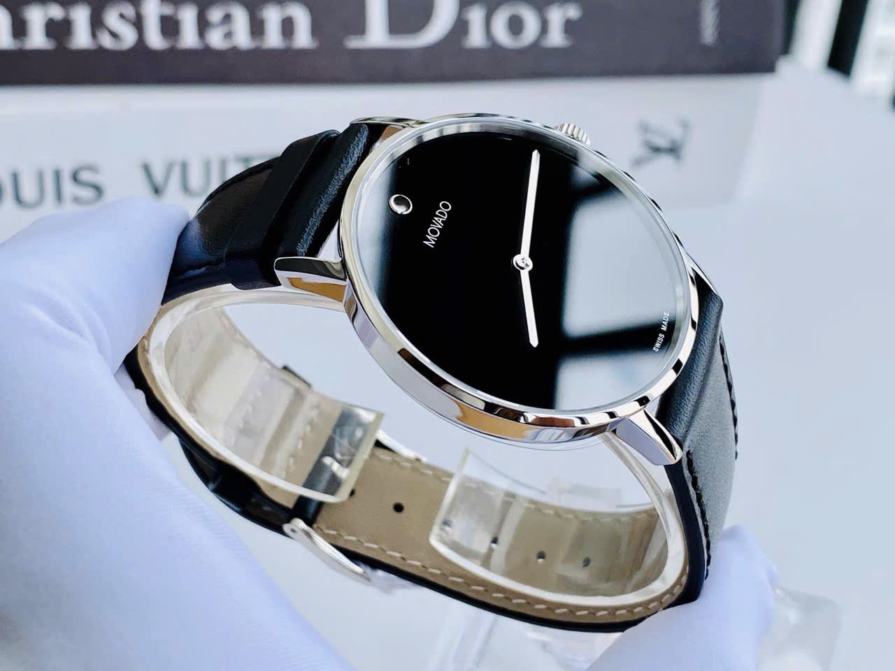 Đồng Hồ Đôi Movado Museum 0607589 & 0607598 – Biểu Tượng Tối Giản Dành Cho Các Cặp Đôi