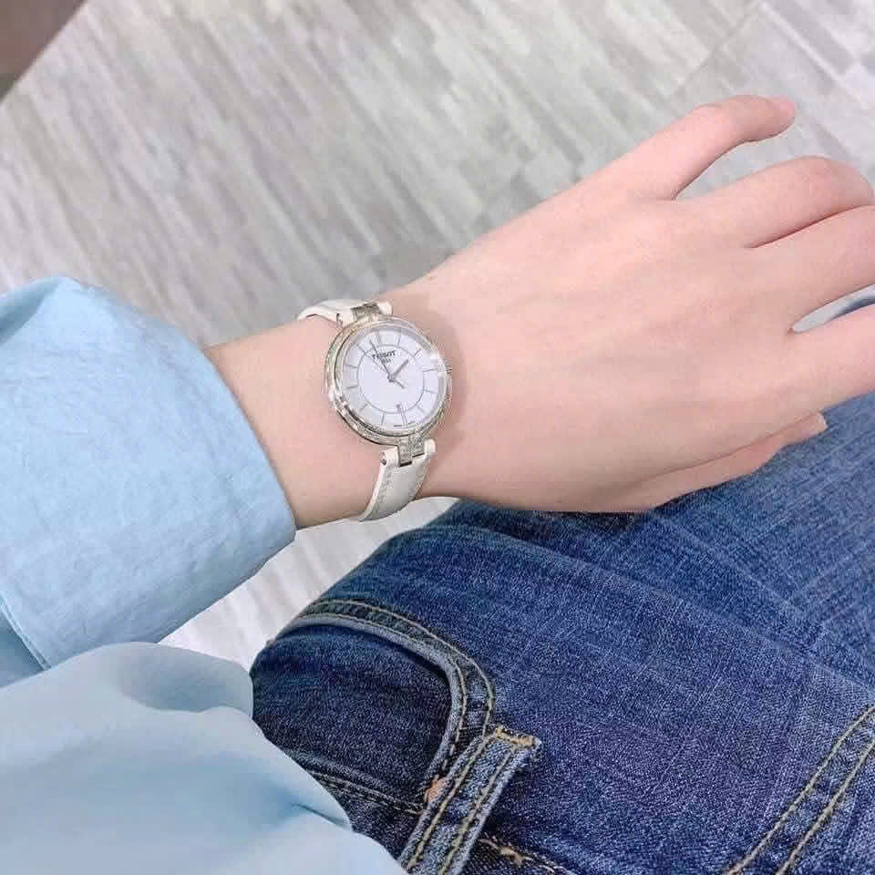 Đồng Hồ Nữ Tissot Flamingo T094.210.16.011.00 – 26mm, Mặt Trắng Thanh Lịch, Sapphire, Dây Da Trắng