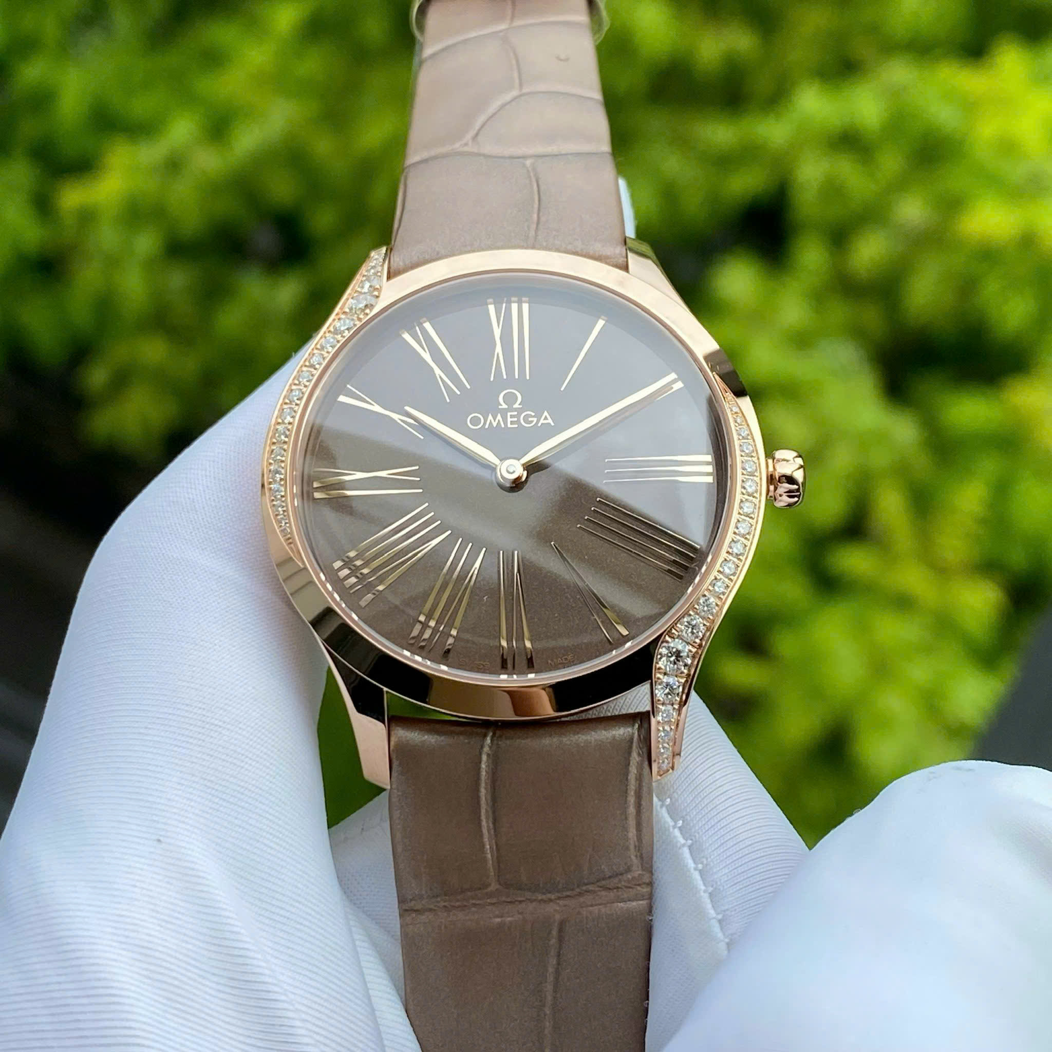 Đồng Hồ OMEGA De Ville Trésor 428.58.36.60.13.001 Nữ 18K Sedna Gold Mặt Nâu Kim Cương