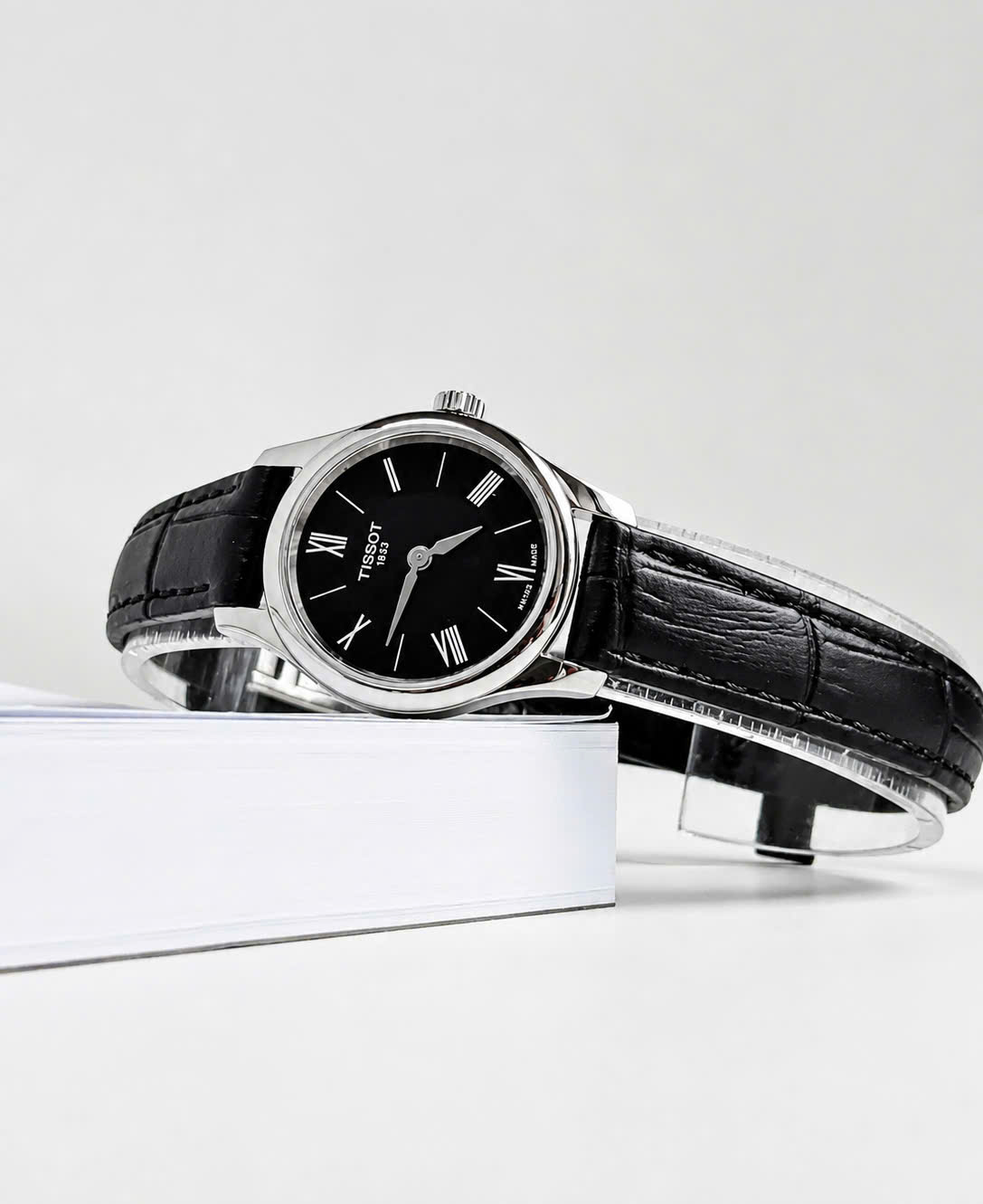 Đồng Hồ Nữ Tissot Tradition 5.5 Lady T063.009.16.058.00 – Mặt Đen Cổ Điển, Size 25mm, Dây Da, Swiss Quartz