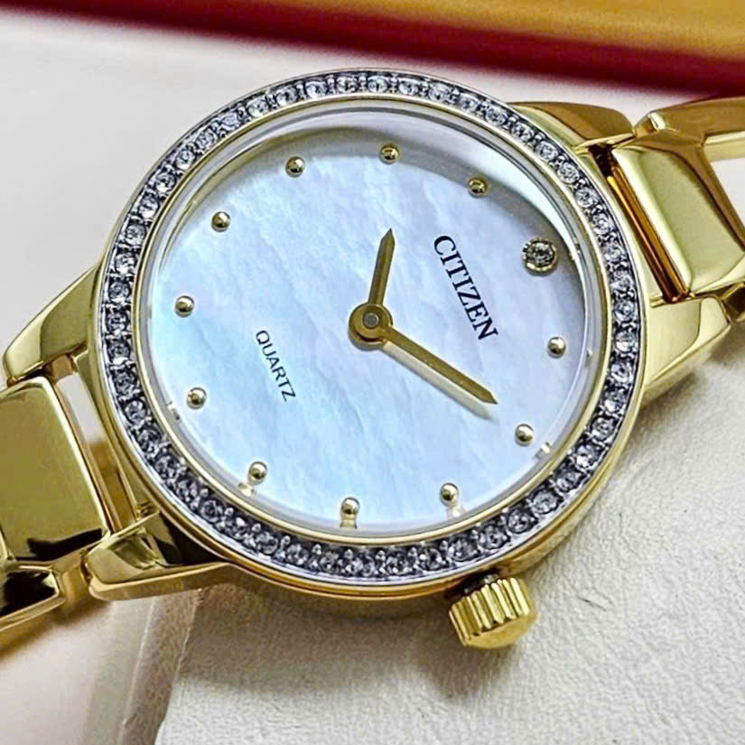 Đồng Hồ Nữ Citizen EZ7012-85D – Mặt Xà Cừ Óng Ánh, Thiết Kế Như Lắc Tay Thanh Lịch