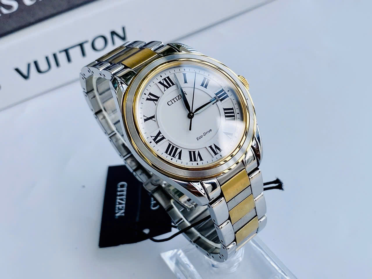 Đồng Hồ Citizen Arezzo AW1694-50A – Demi Vàng Trắng Sang Trọng, Eco-Drive, Sapphire 40mm