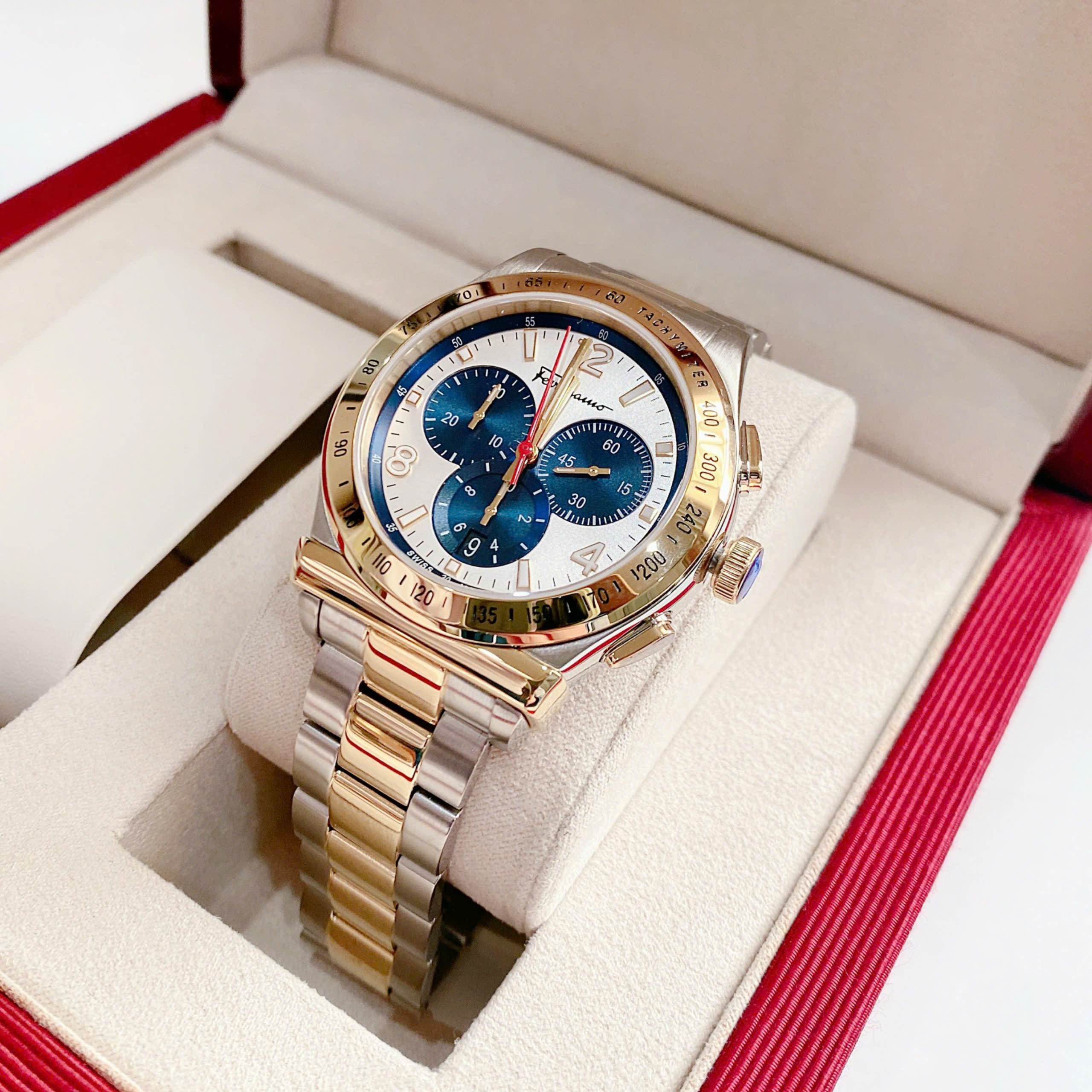 Đồng Hồ Salvatore Ferragamo 1898 SFDK00418 Chronograph Demi Gold Nam – Thanh Lịch, Trẻ Trung Và Đầy Nam Tính