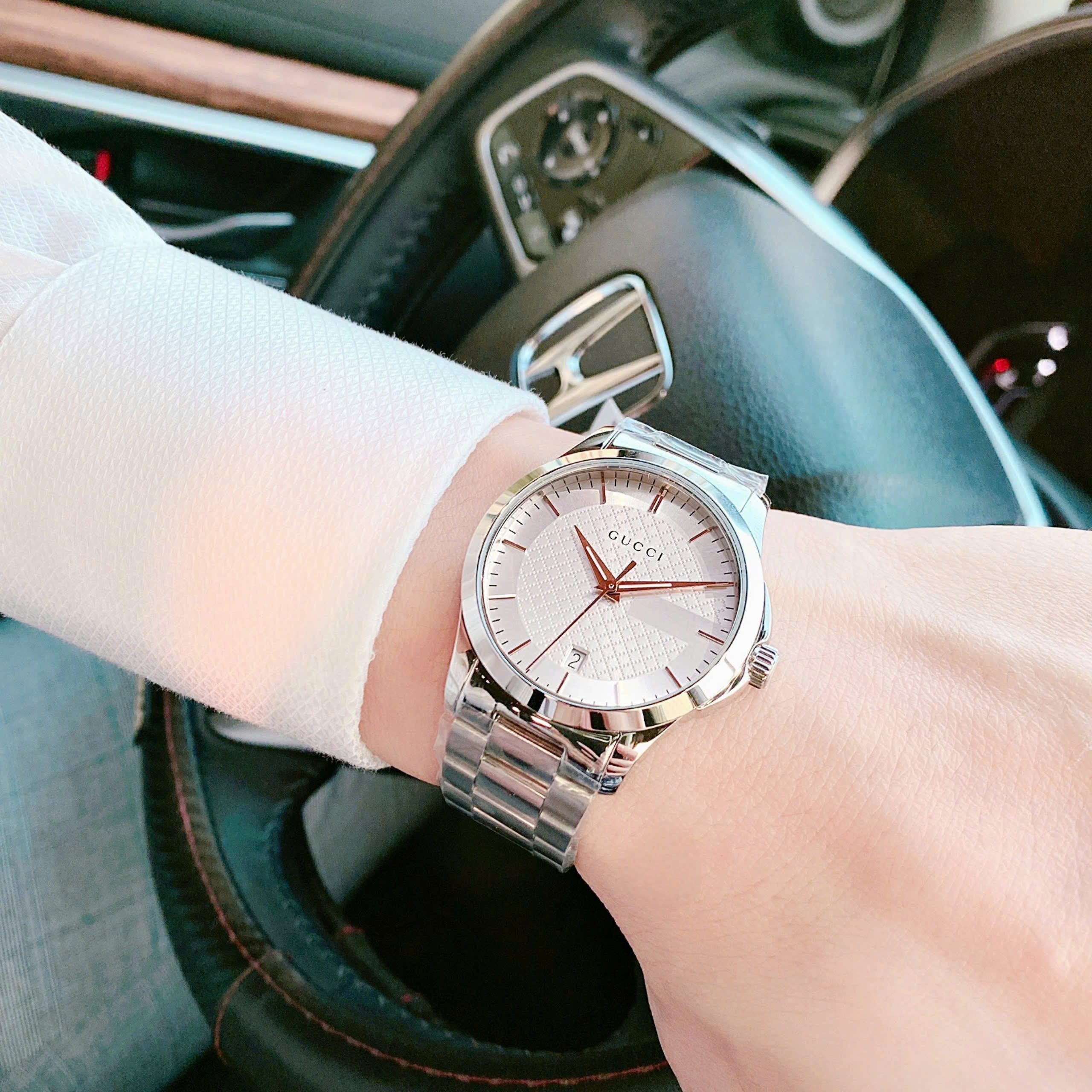 Cặp Đồng Hồ Đôi Gucci G-Timeless Tone Bạc Mặt Bạc – Nam 38mm Nữ 28mm